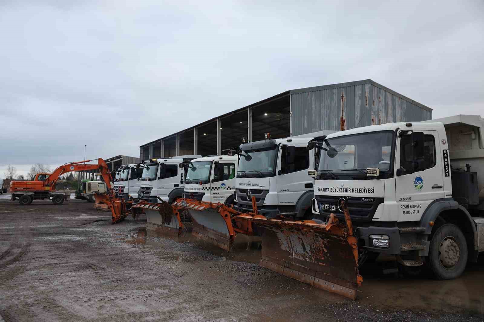 Büyükşehir kar mesaisine hazır: 49 araç ve 98 personel teyakkuza geçti
