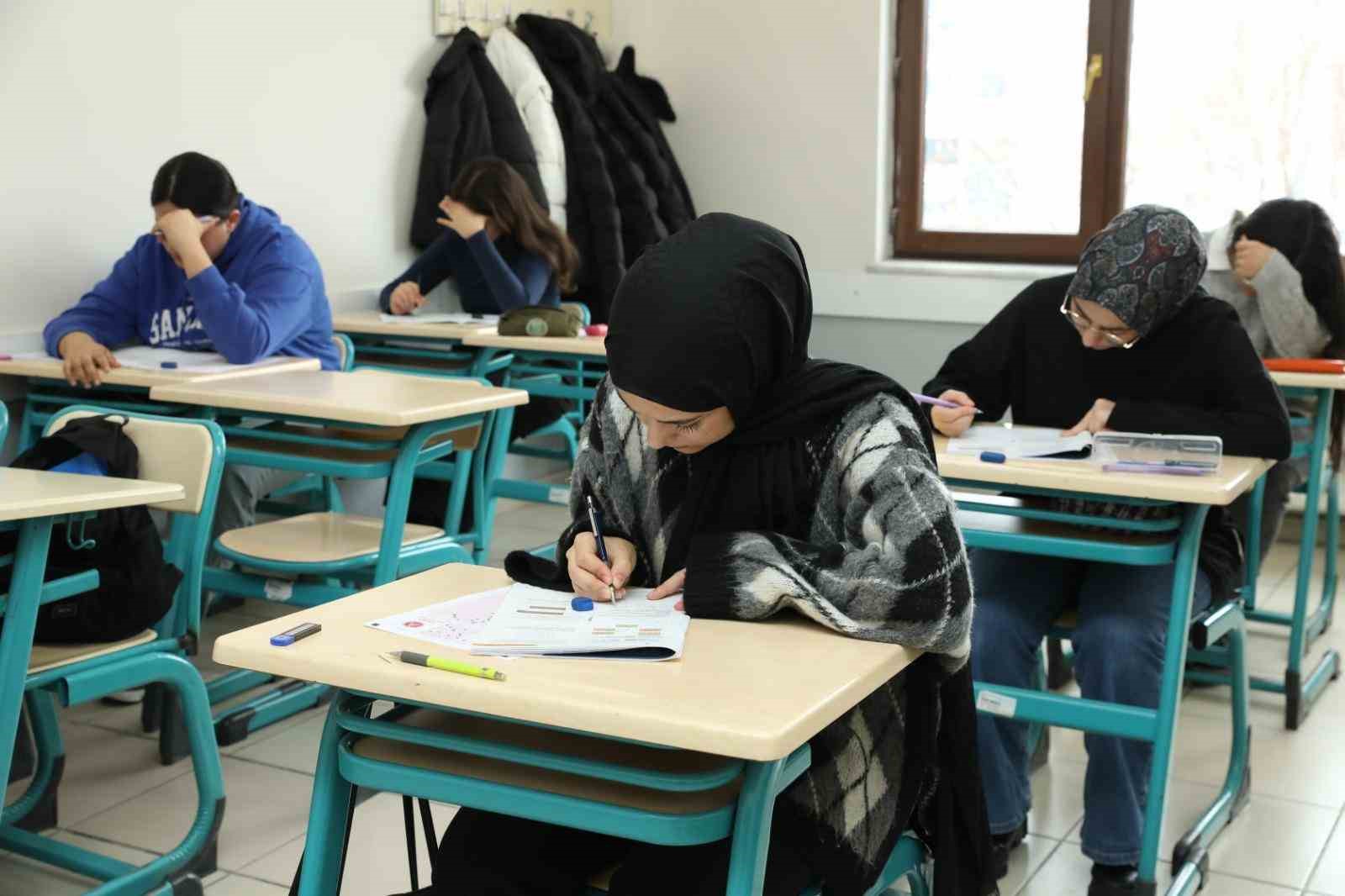 Büyükşehir KAYMEK’ten MSÜ sınavına hazırlık yolunda ücretsiz deneme sınavı
