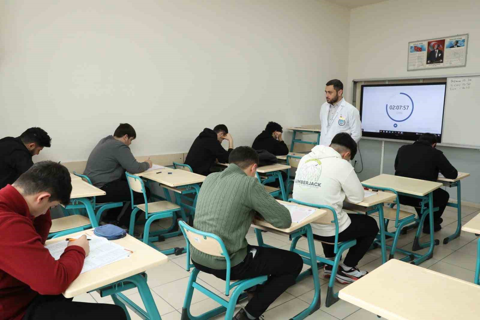 Büyükşehir KAYMEK’ten MSÜ sınavına hazırlık yolunda ücretsiz deneme sınavı
