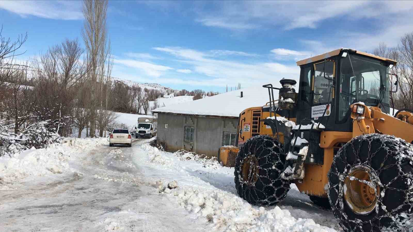 Büyükşehir, kırsalda karla mücadeleyi sürdürüyor
