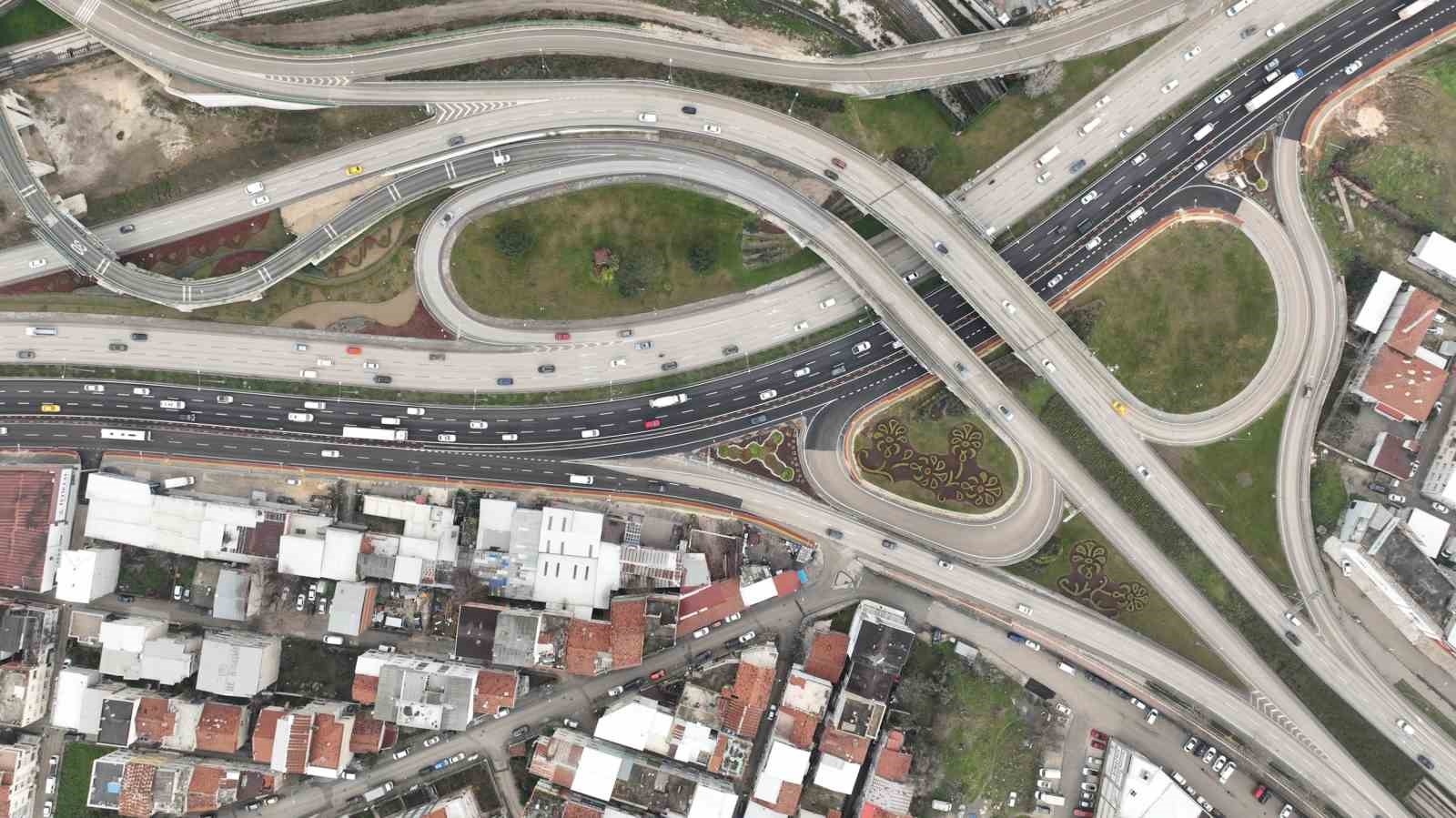 Büyükşehir Nilüfer’e 3 kavşak..
