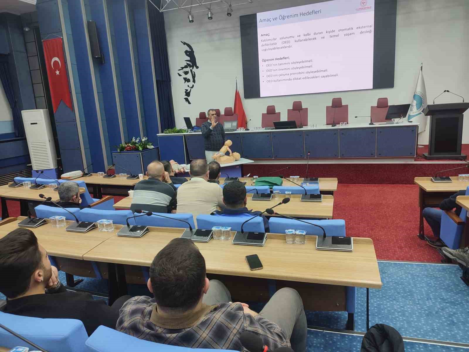 Büyükşehir personeline yönelik ilk yardım eğitimleri düzenlendi
