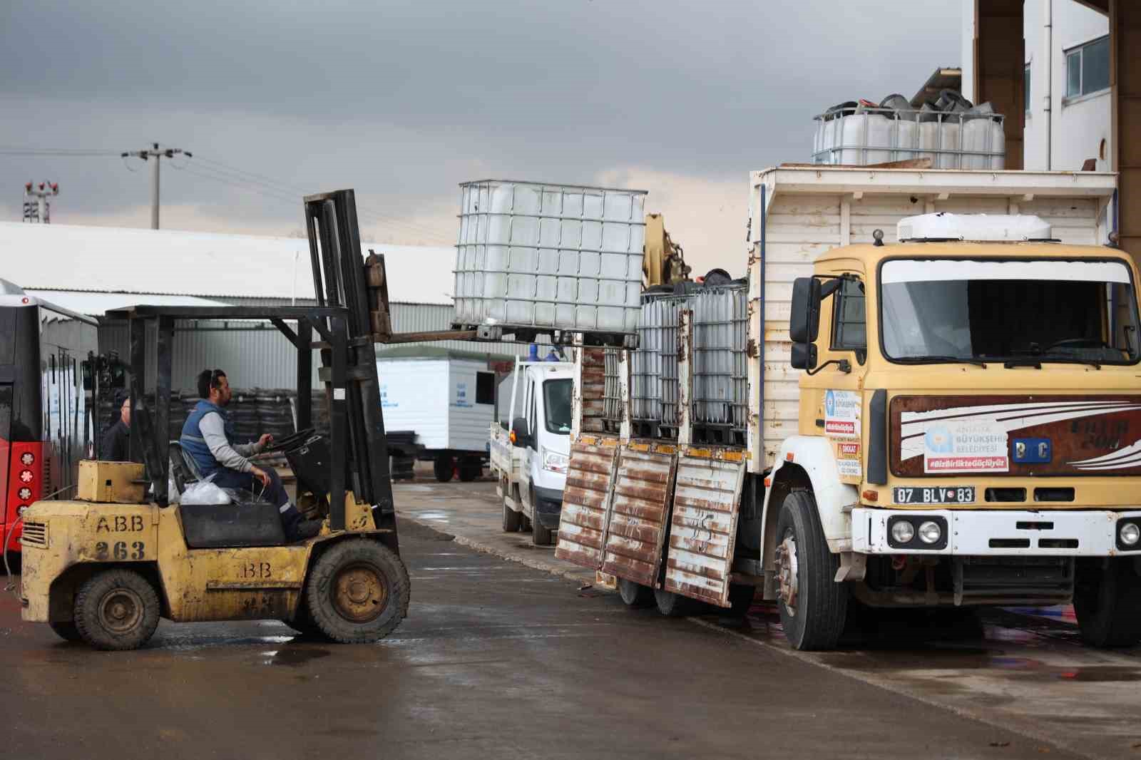Büyükşehir son 3 yılda 32 ton tehlikeli atığı bertaraf etti
Büyükşehir son 3 yılda 32 ton tehlikeli atığı bertaraf etti