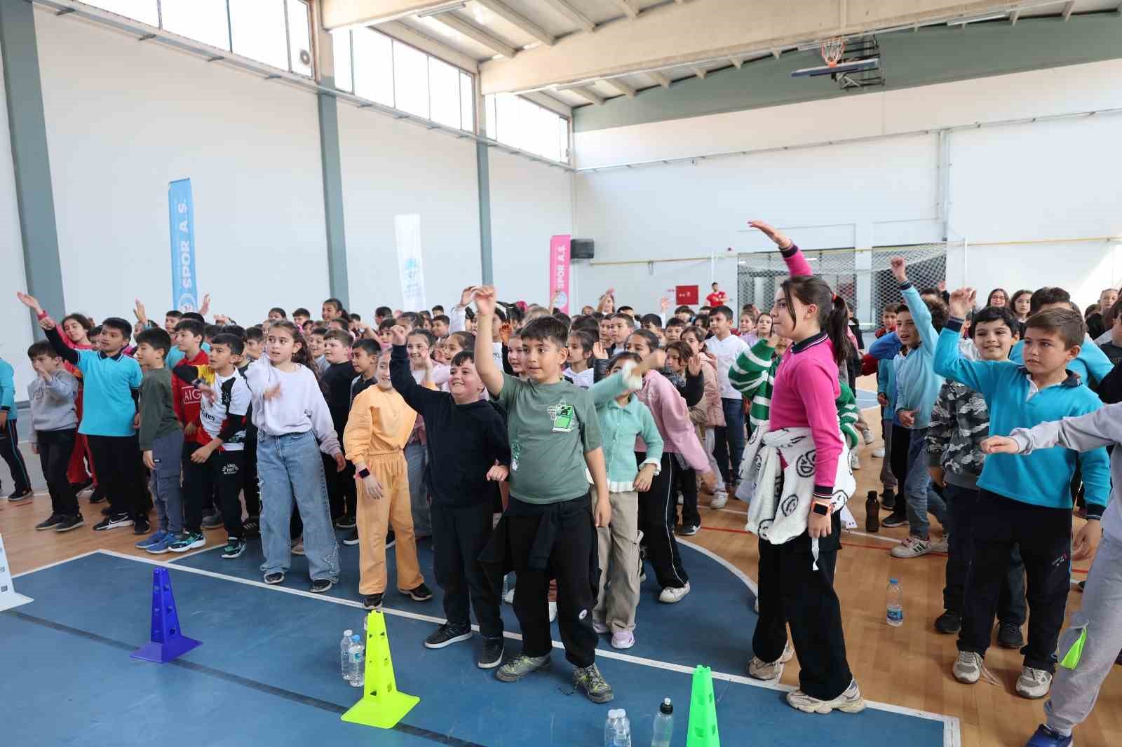 Büyükşehir Spor A.Ş.’den Develi’de 550 öğrenciye spor dolu buluşma
