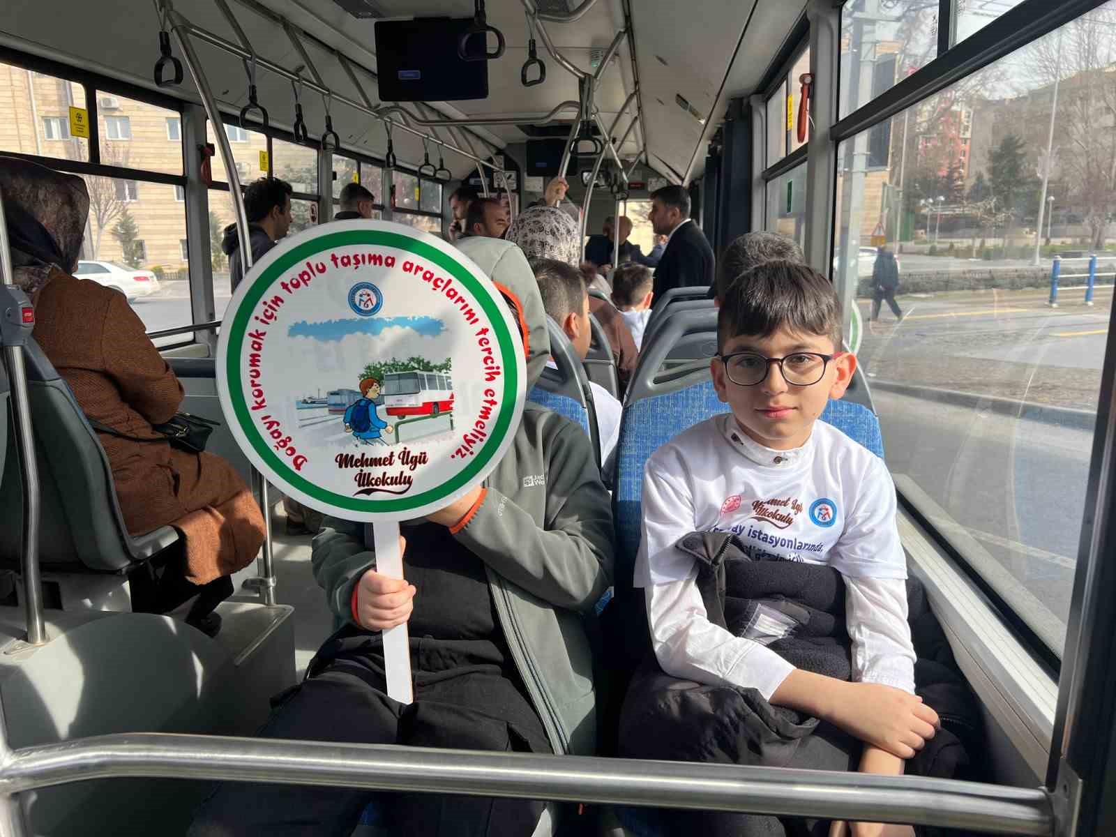 Büyükşehir Ulaşım A.Ş. ile ‘Nezaket Yolda Kalmasın’ projesini hayata geçirdi
