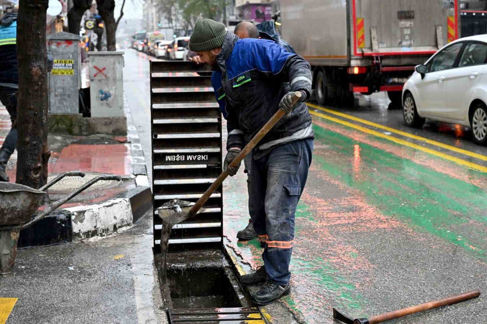 Büyükşehir ve MASKİ yağışa karşı teyakkuzda
Büyükşehir ve MASKİ yağışa karşı teyakkuzda