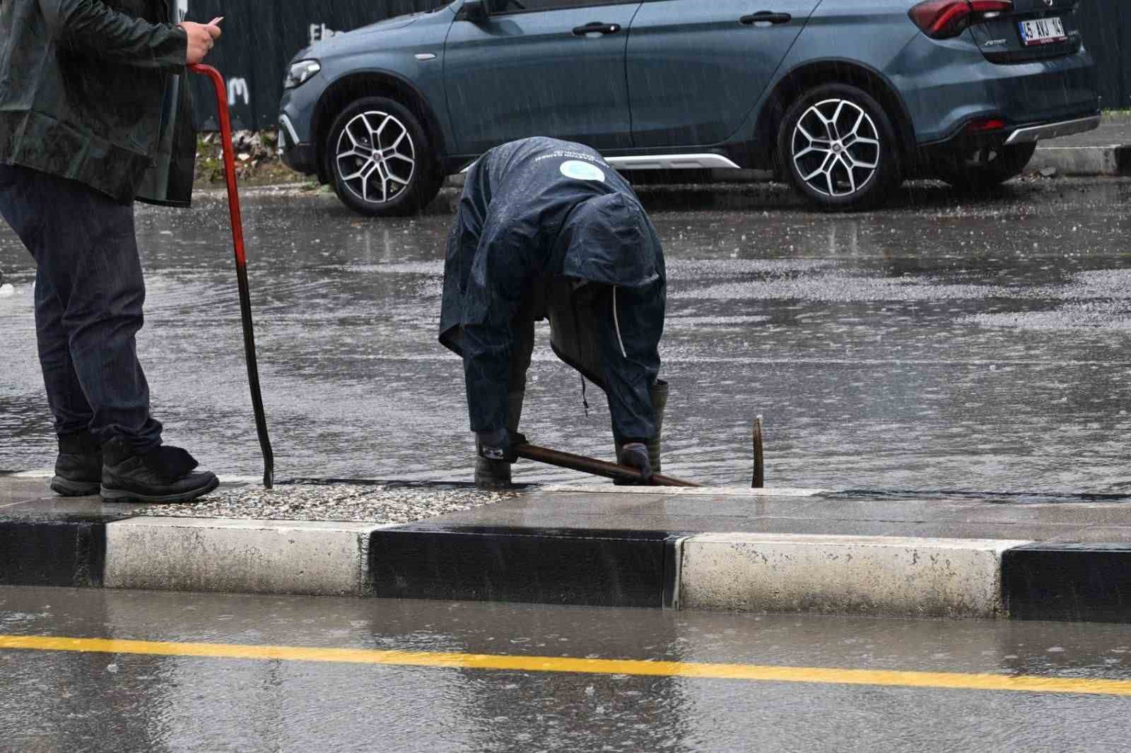 Büyükşehir ve MASKİ yağışa karşı teyakkuzda
Büyükşehir ve MASKİ yağışa karşı teyakkuzda