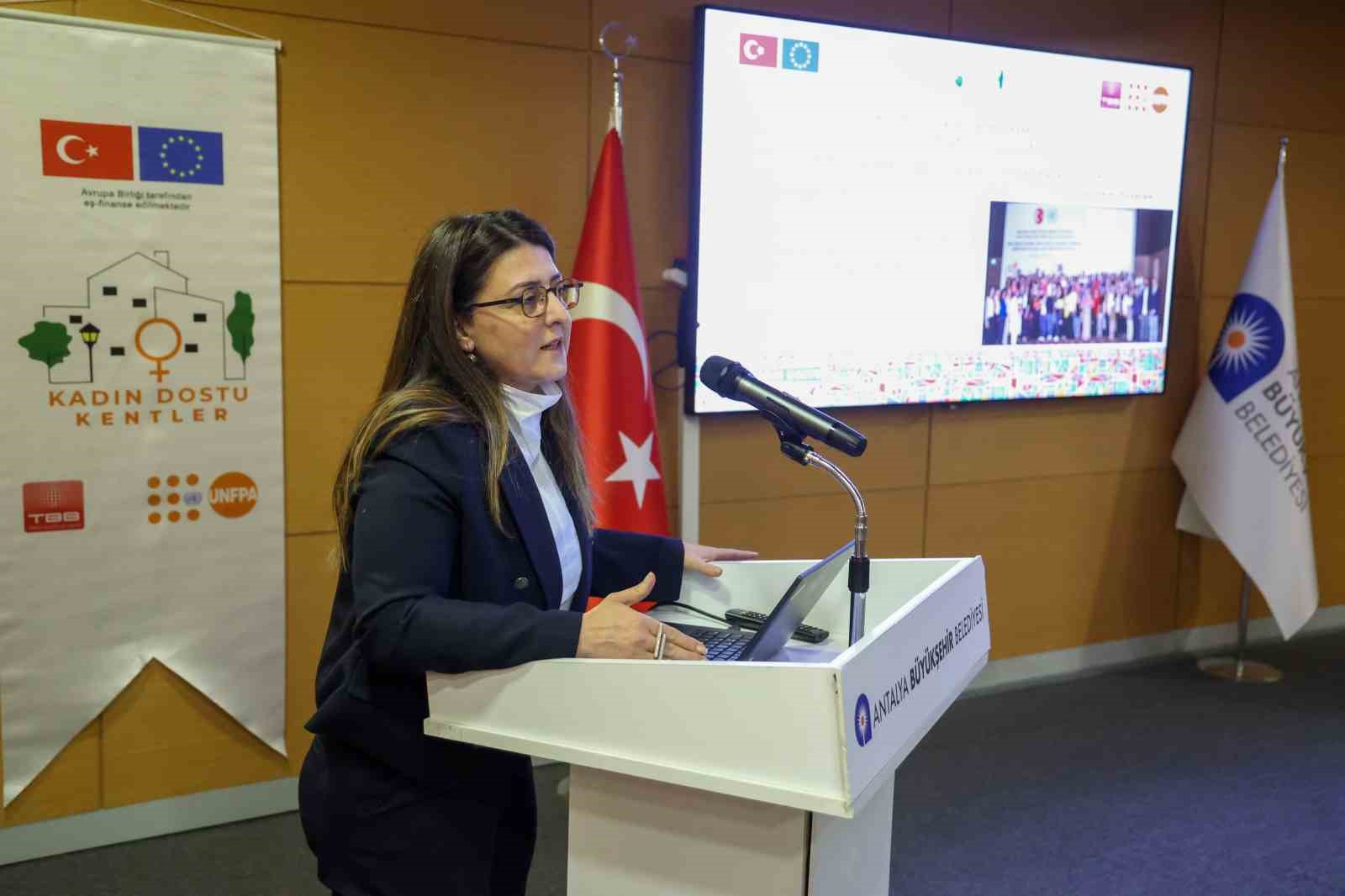 Büyükşehir’de "Kadın Dostu Kentler" toplantısı
Büyükşehir’de "Kadın Dostu Kentler" toplantısı