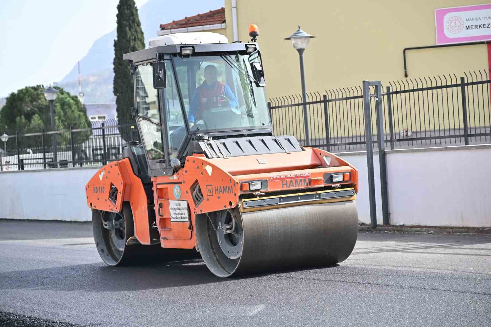 Büyükşehirden hastane otoparkına 2 bin ton sıcak asfalt
Büyükşehirden hastane otoparkına 2 bin ton sıcak asfalt