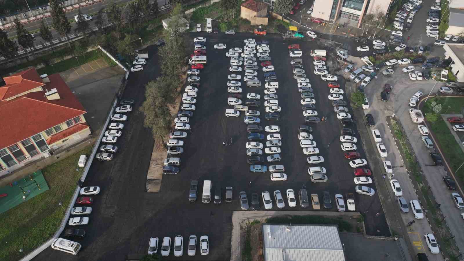 Büyükşehirden hastane otoparkına 2 bin ton sıcak asfalt
Büyükşehirden hastane otoparkına 2 bin ton sıcak asfalt