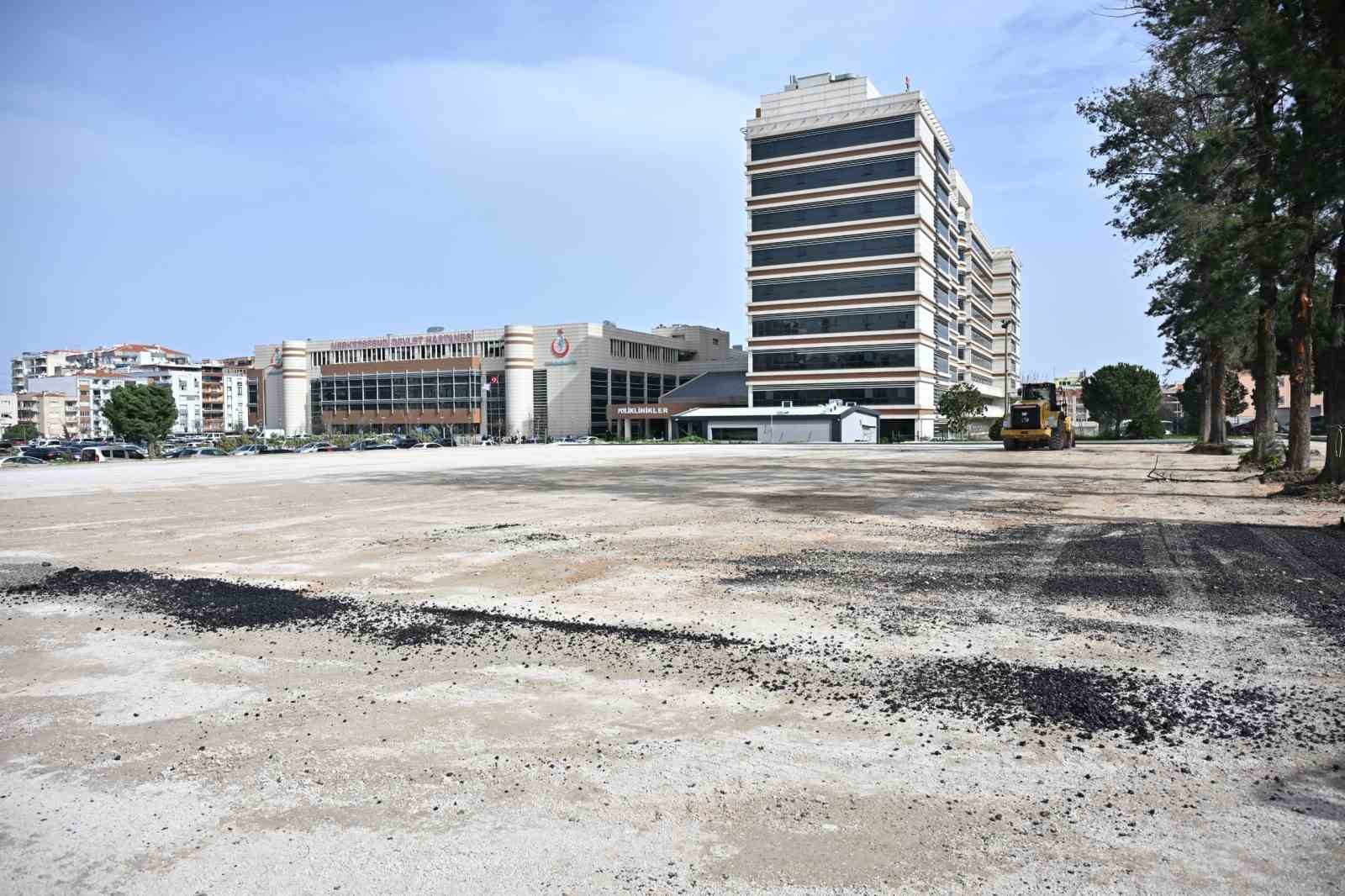 Büyükşehirden hastane otoparkına 2 bin ton sıcak asfalt
Büyükşehirden hastane otoparkına 2 bin ton sıcak asfalt