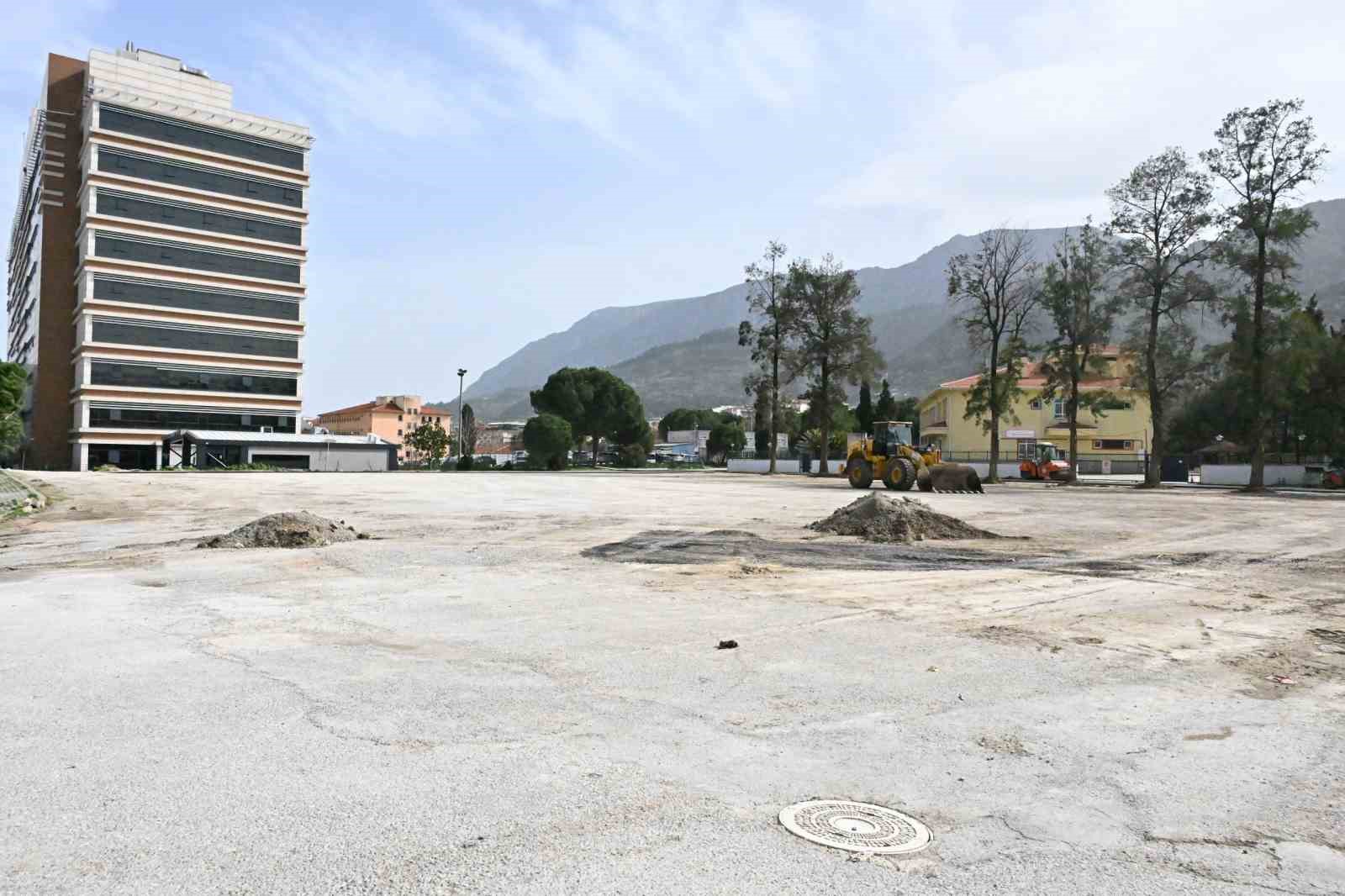 Büyükşehirden hastane otoparkına 2 bin ton sıcak asfalt
Büyükşehirden hastane otoparkına 2 bin ton sıcak asfalt