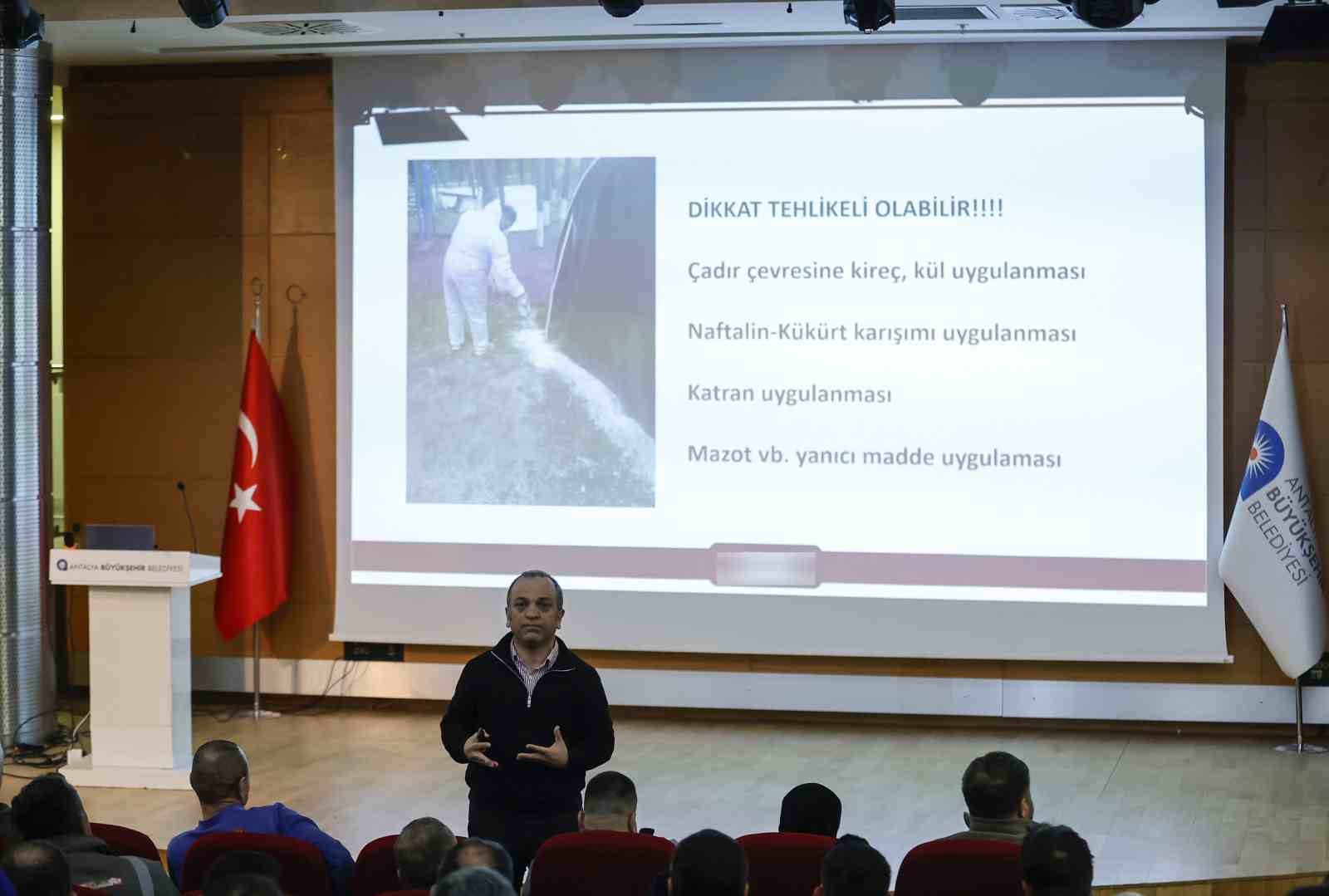 Büyükşehir’den ilaçlama personeline biyosidal ürün kullanımı eğitimi
