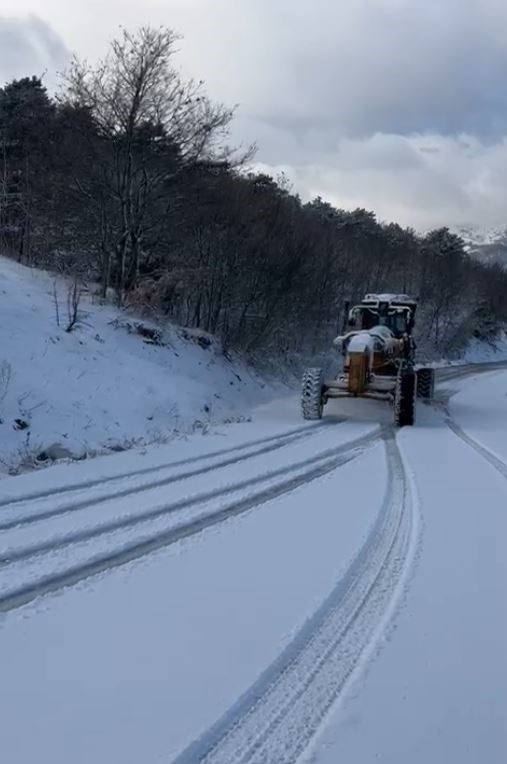 Büyükşehir’den karla mücadele
Büyükşehir’den karla mücadele
