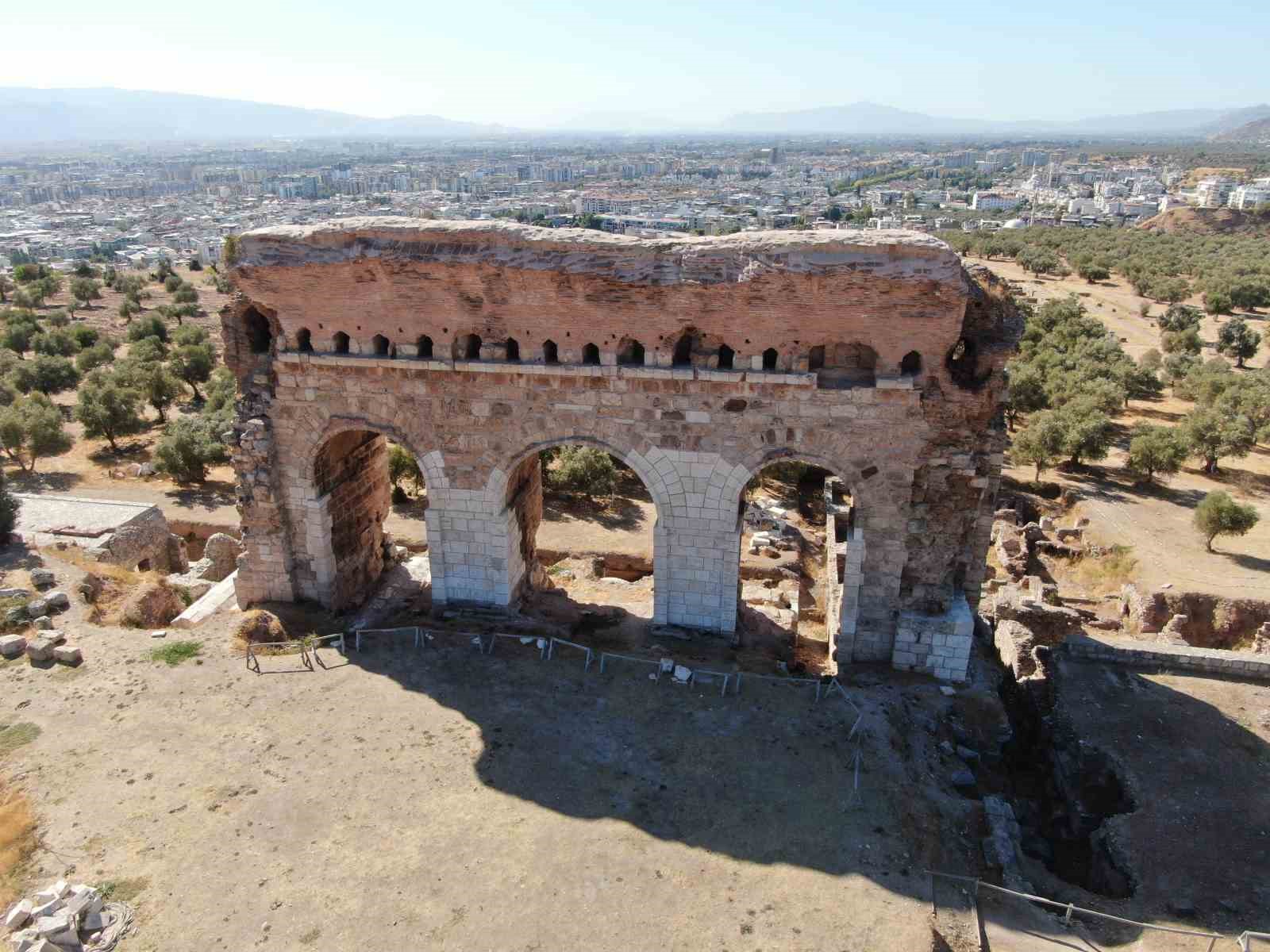 Büyükşehir’den kazı çalışmalarına toplam 200 bin TL destek
