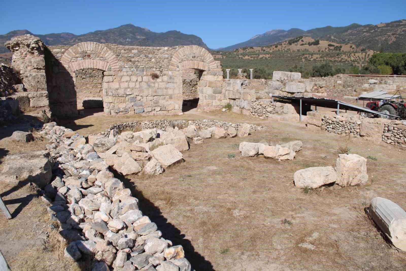Büyükşehir’den kazı çalışmalarına toplam 200 bin TL destek

