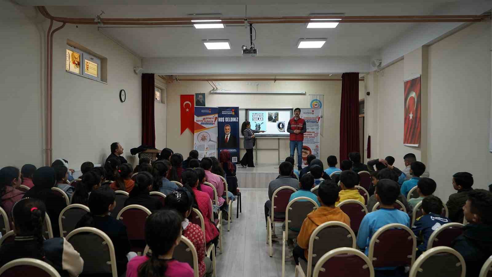 Büyükşehir’den okullarda vektörle mücadele eğitimi
