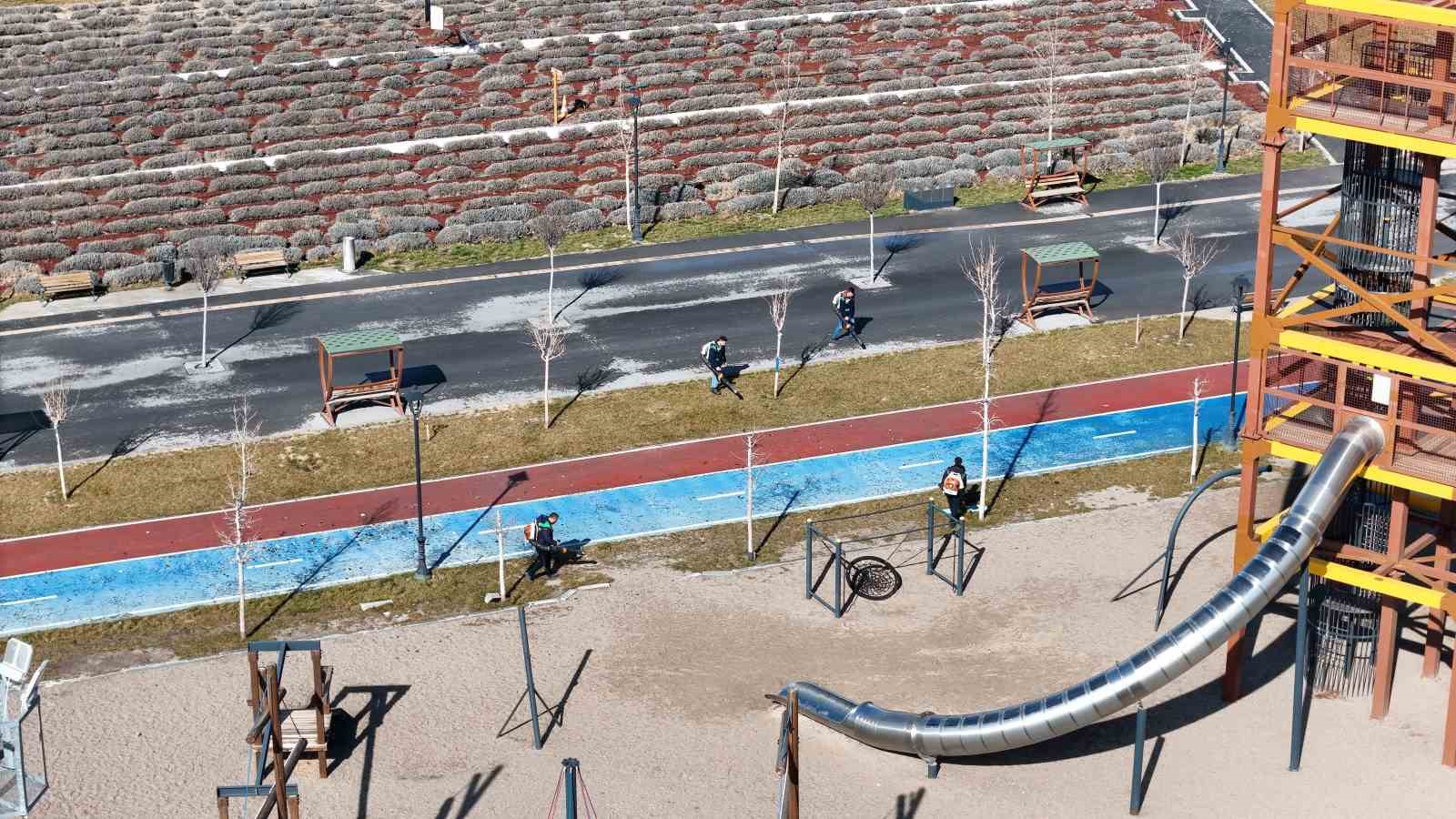 Büyükşehirden Recep Tayyip Erdoğan Millet Bahçesi’nde bakım, onarım ve temizlik seferberliği
