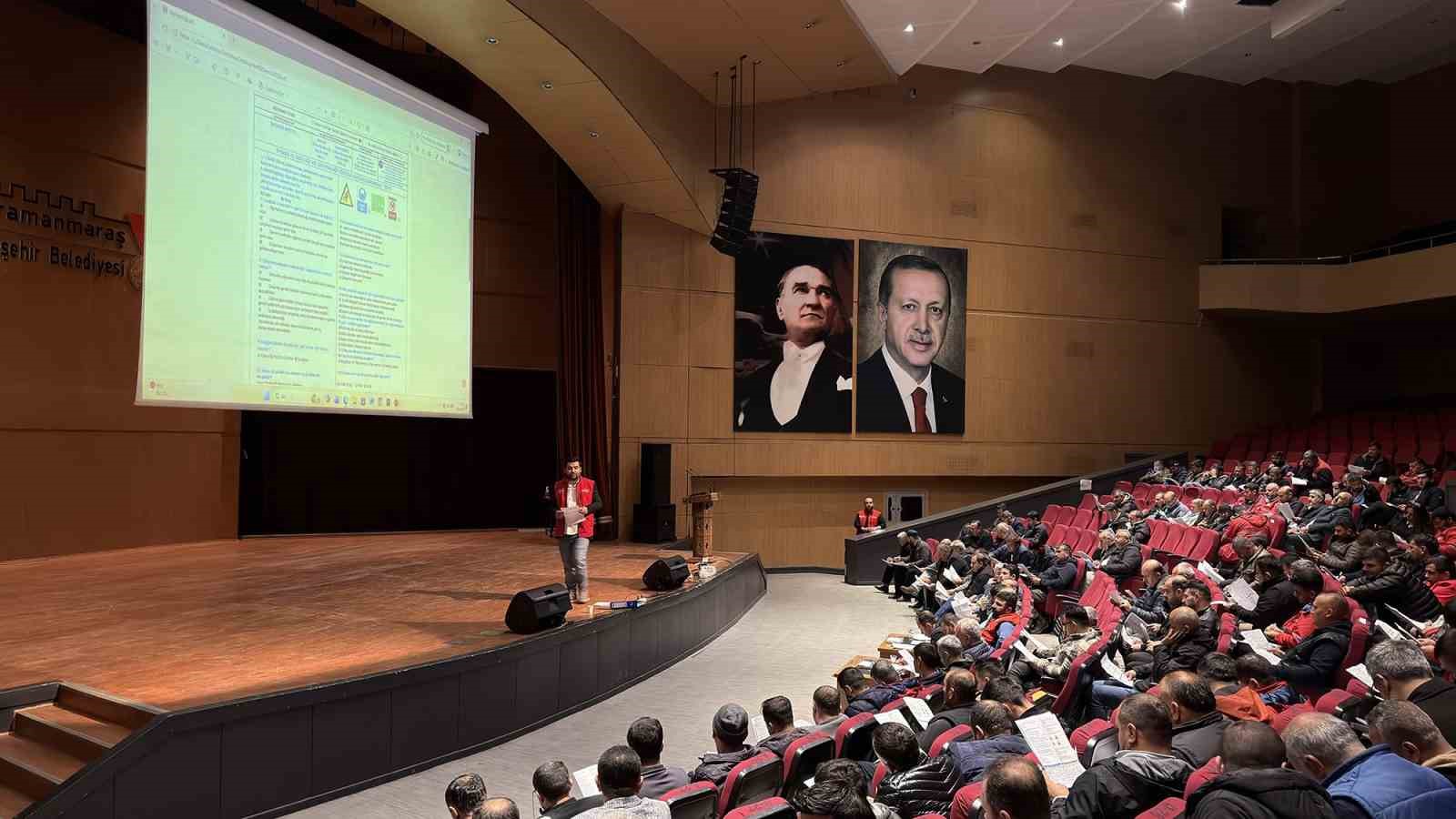 Büyükşehir’den saha personellerine iş sağlığı ve güvenliği eğitimi
