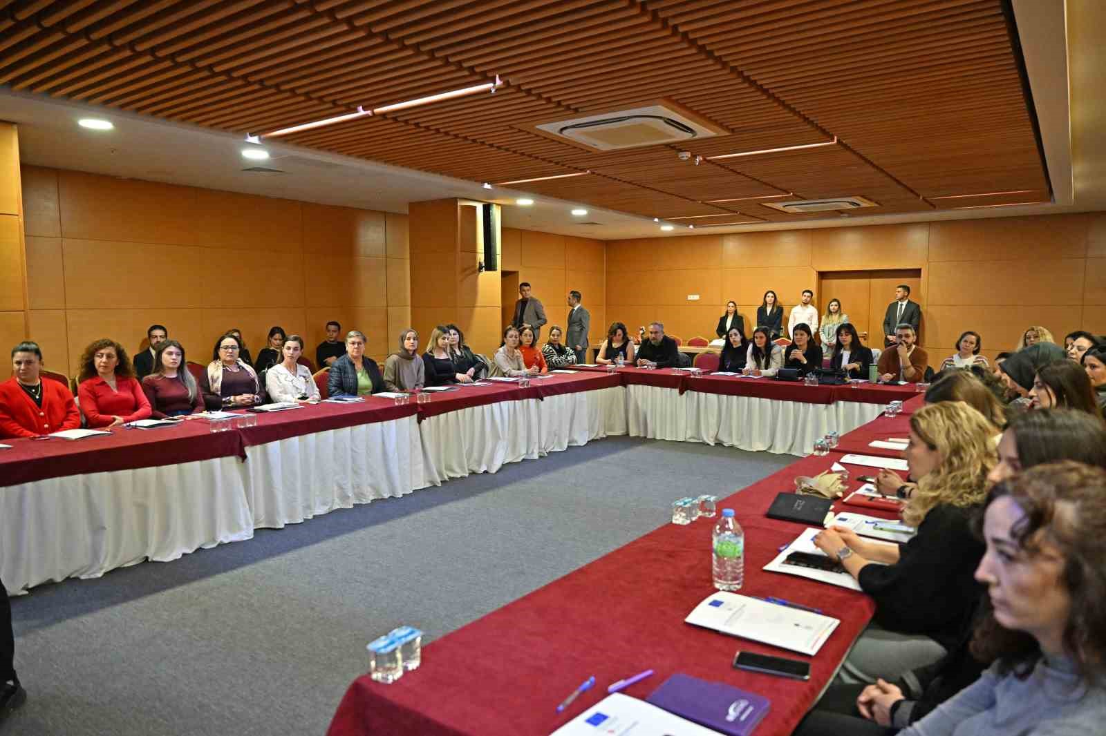 Büyükşehir’den şiddet ve tacizin önlenmesine yönelik eğitim
