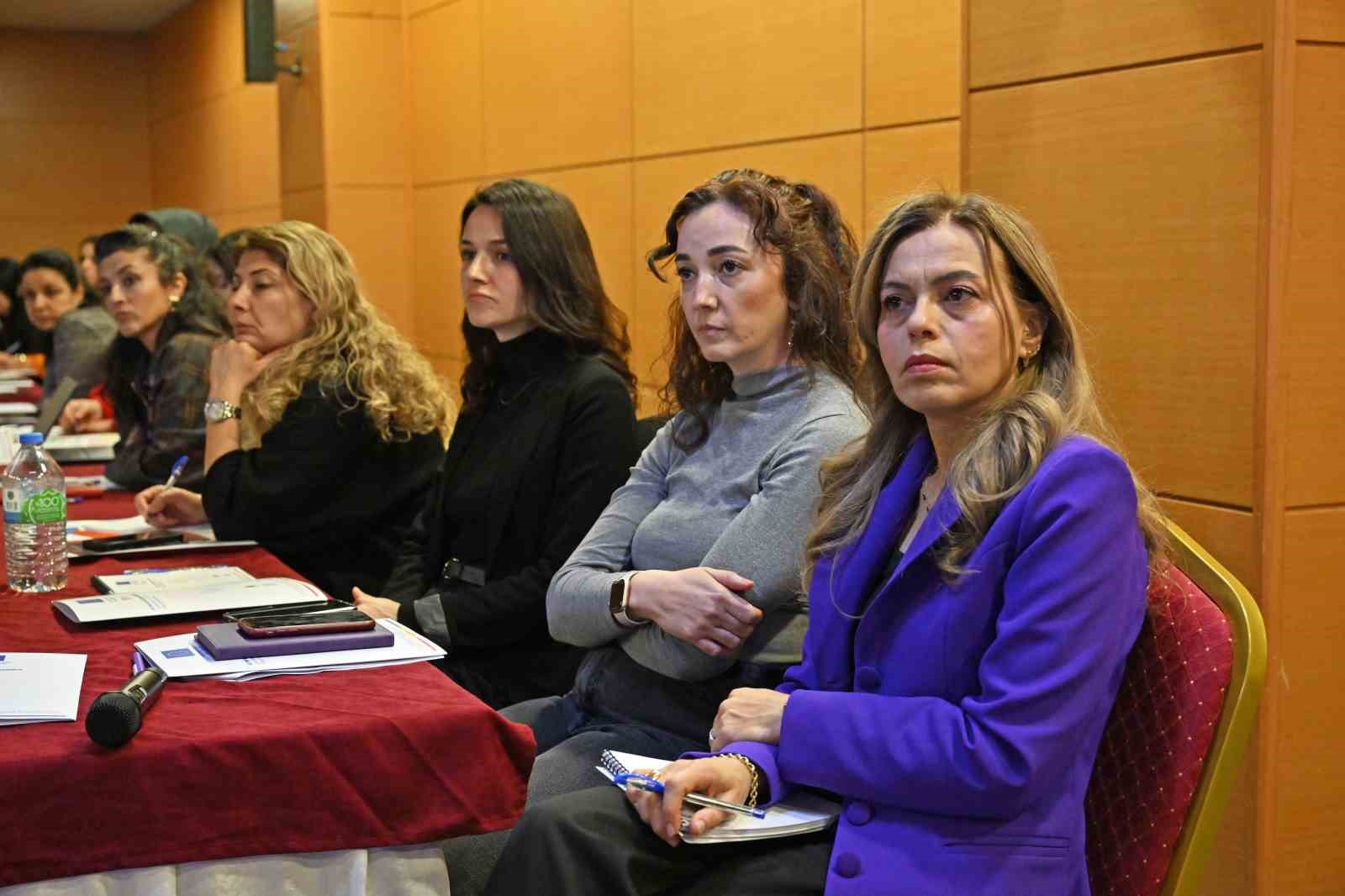 Büyükşehir’den şiddet ve tacizin önlenmesine yönelik eğitim
