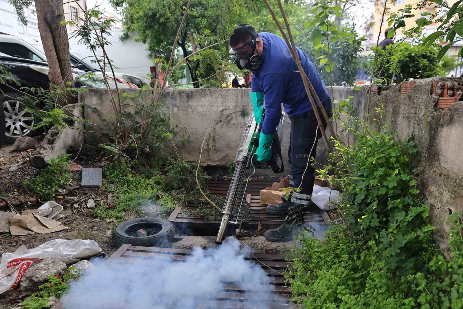 Büyükşehir’den sinek üreme alanlarında yoğun çalışma
