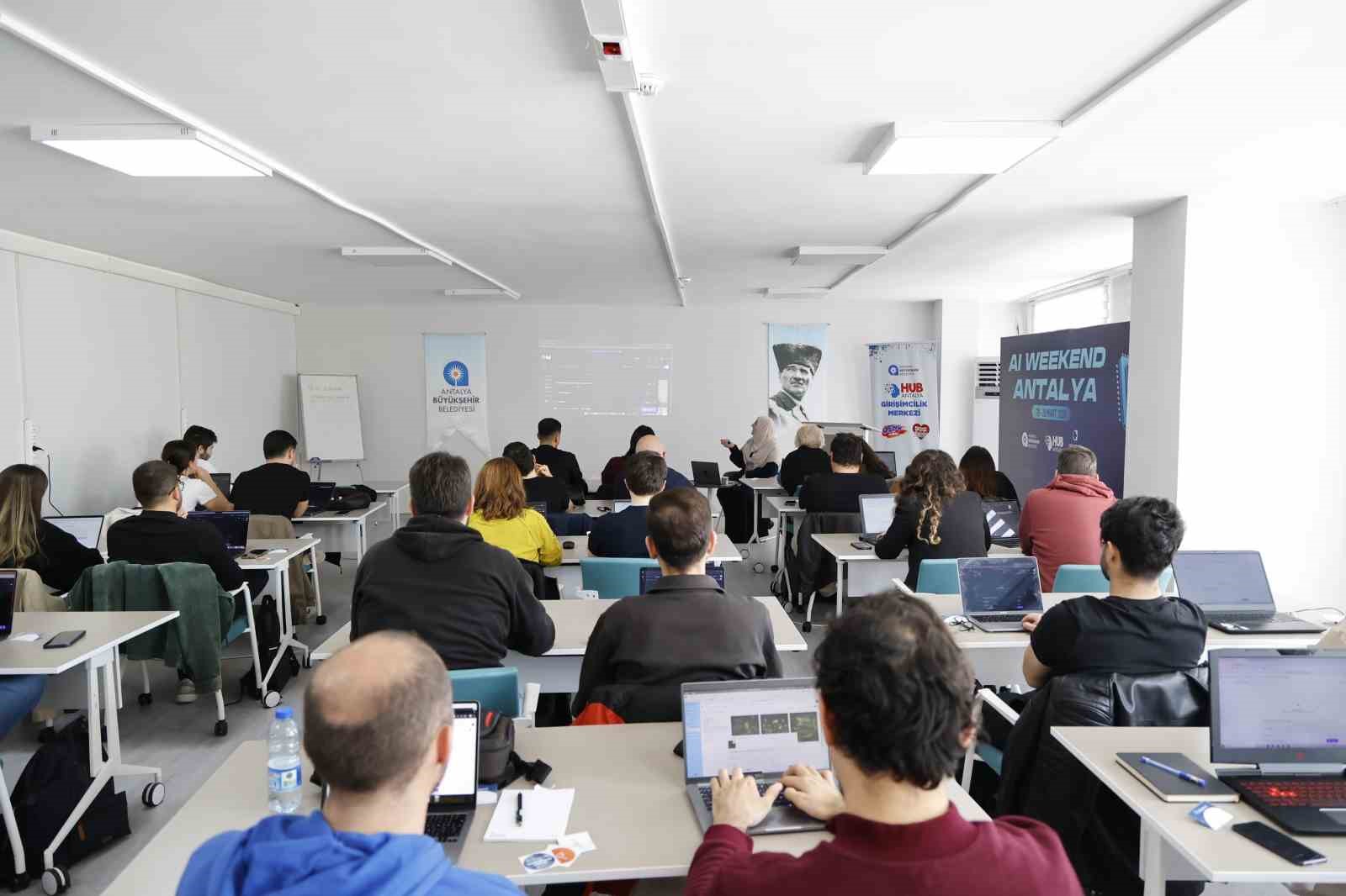 Büyükşehir’den teknoloji meraklısı gençlere yapay zeka eğitimi
