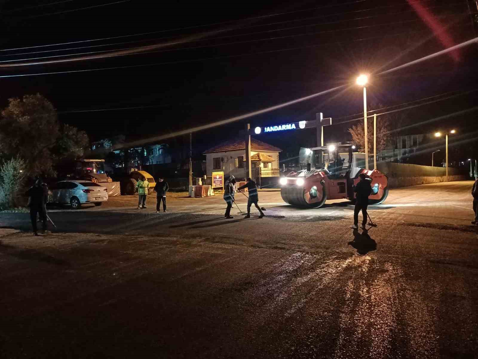 Büyükşehir’den Yatağan yeni adliye sarayı yoluna 2,8 Milyon TL’lik yatırım
Büyükşehir’den Yatağan yeni adliye sarayı yoluna 2,8 Milyon TL’lik yatırım