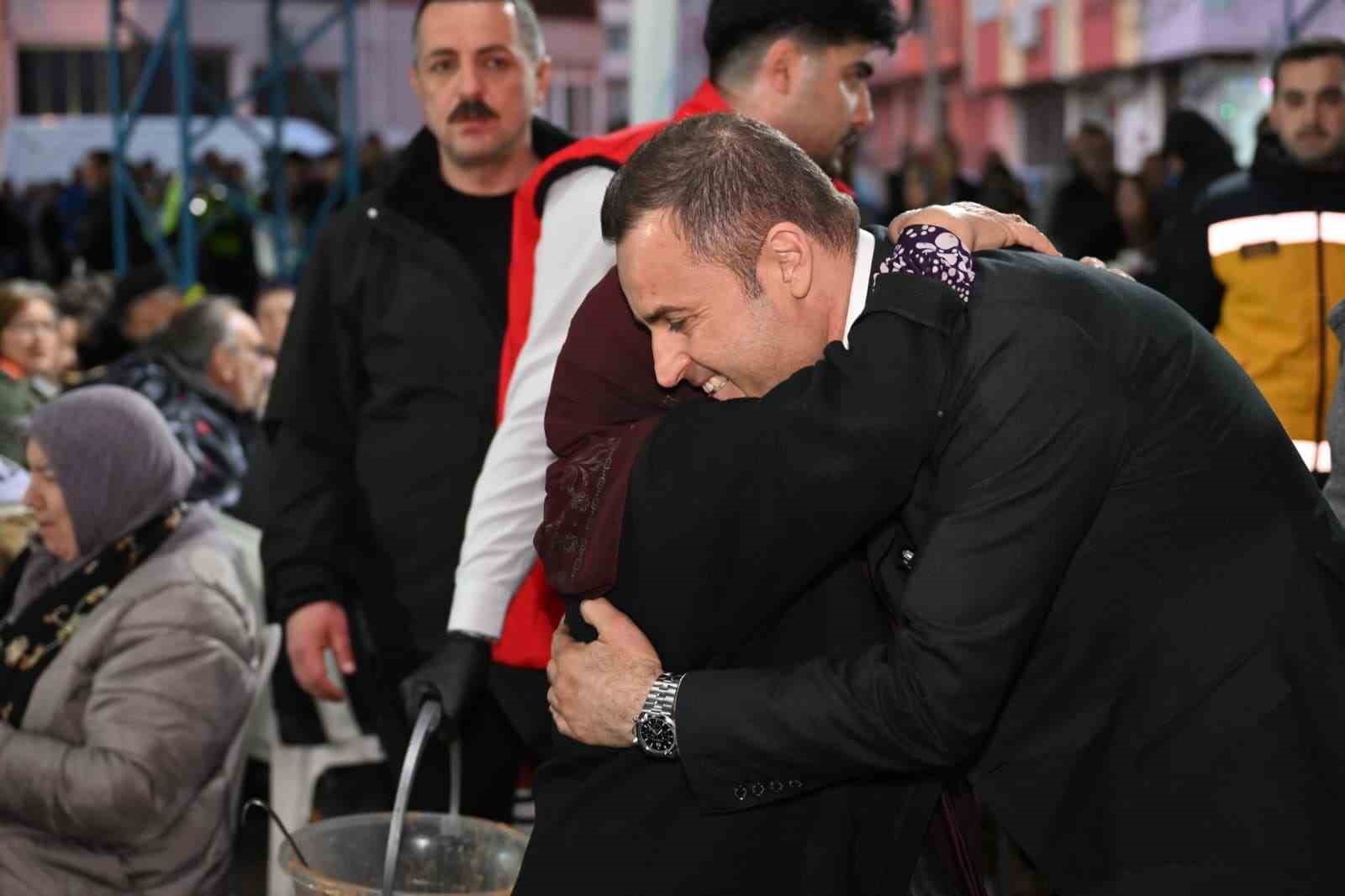 Büyükşehir’in bereket sofrası Edremit’te kuruldu
