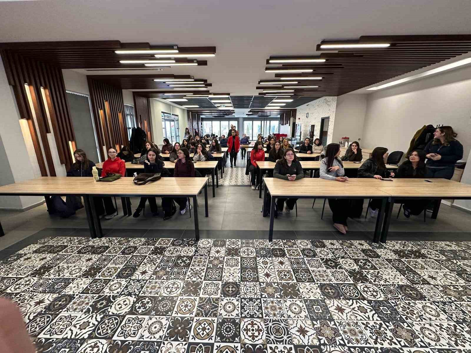 Büyükşehirin Bilişim Akademisi, Scientix 2026’ya ev sahipliği yaptı: Geleceğin kodlarını kadınlar yazıyor
