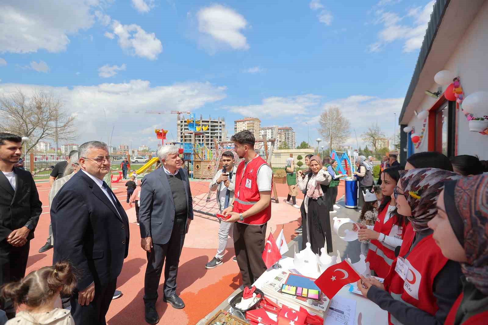 Büyükşehir’in çocuk kütüphanesinde ’Kayseri Kent Konseyi 23 Nisan’ etkinliği
