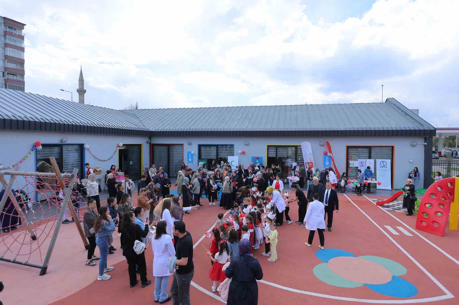 Büyükşehir’in çocuk kütüphanesinde ’Kayseri Kent Konseyi 23 Nisan’ etkinliği
