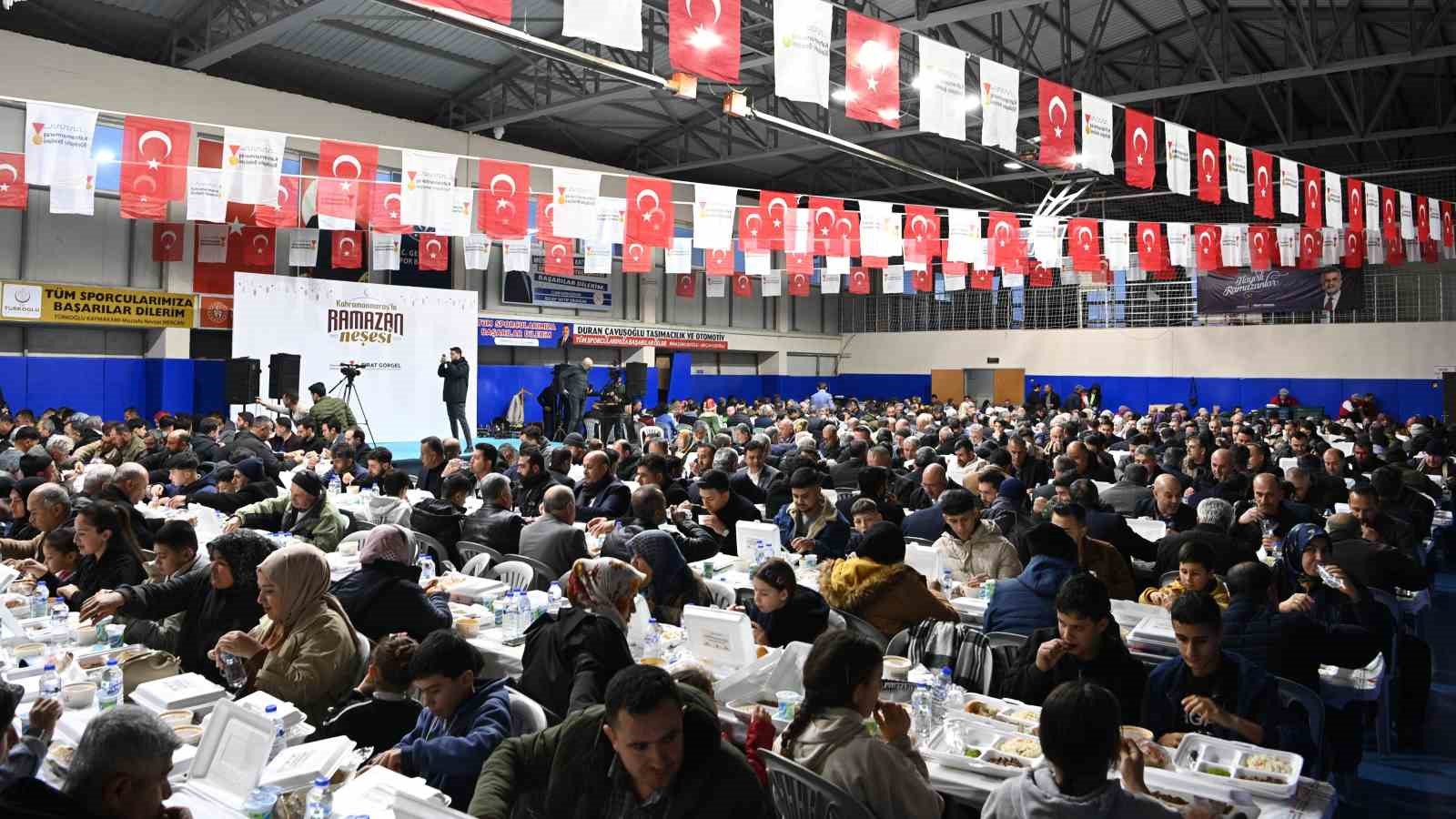 Büyükşehir’in gönül sofrası Türkoğlu’nda kuruldu
