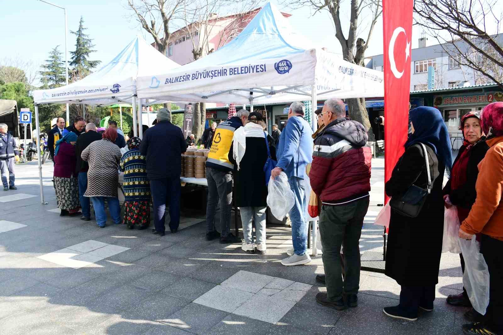 Büyükşehir’in iftar sofrası Altıeylül’de gönülleri ısıttı
