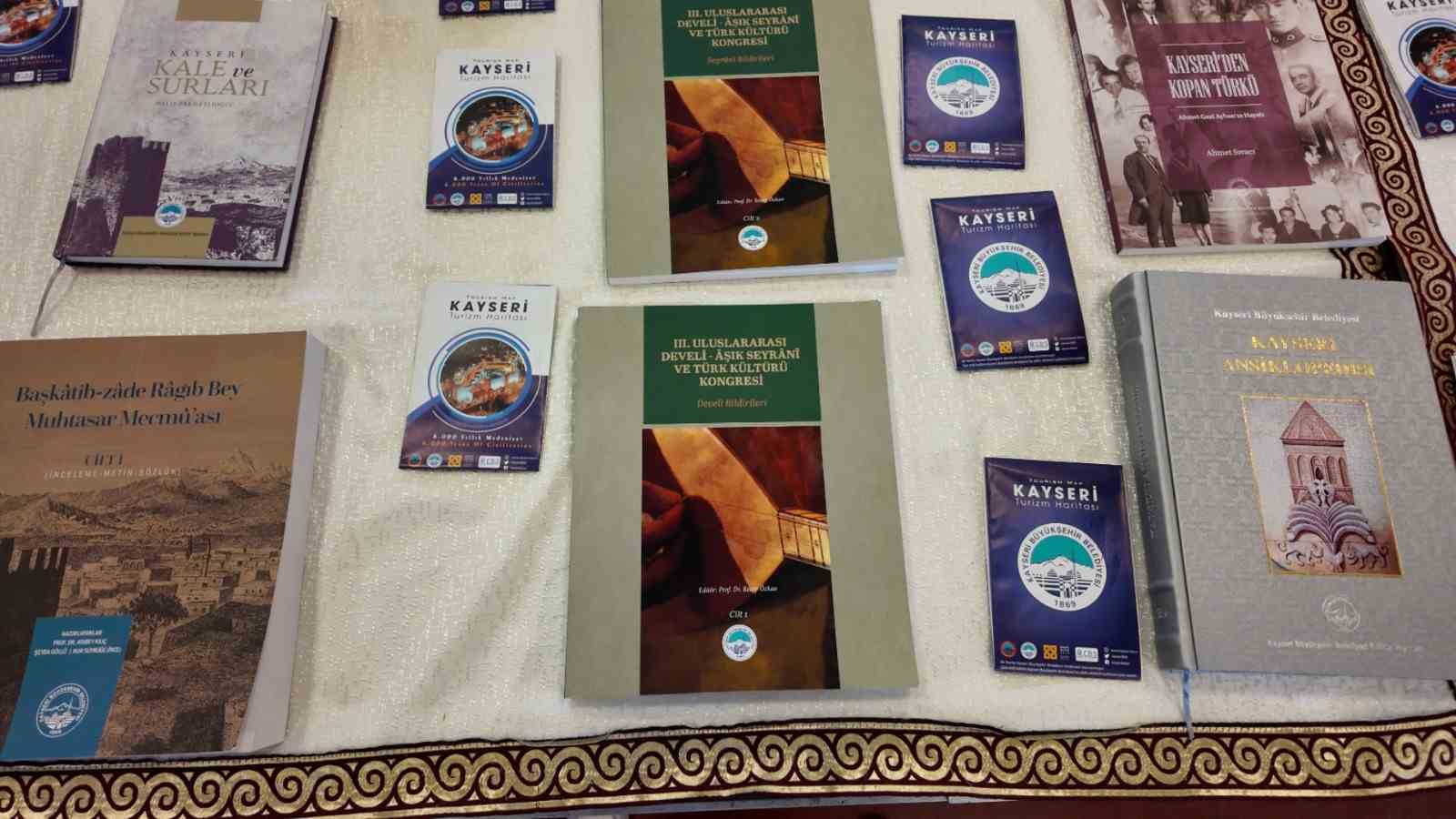 Büyükşehir’in Kültür Standı 8. Kayseri Kitap Fuarı’na renk katıyor
