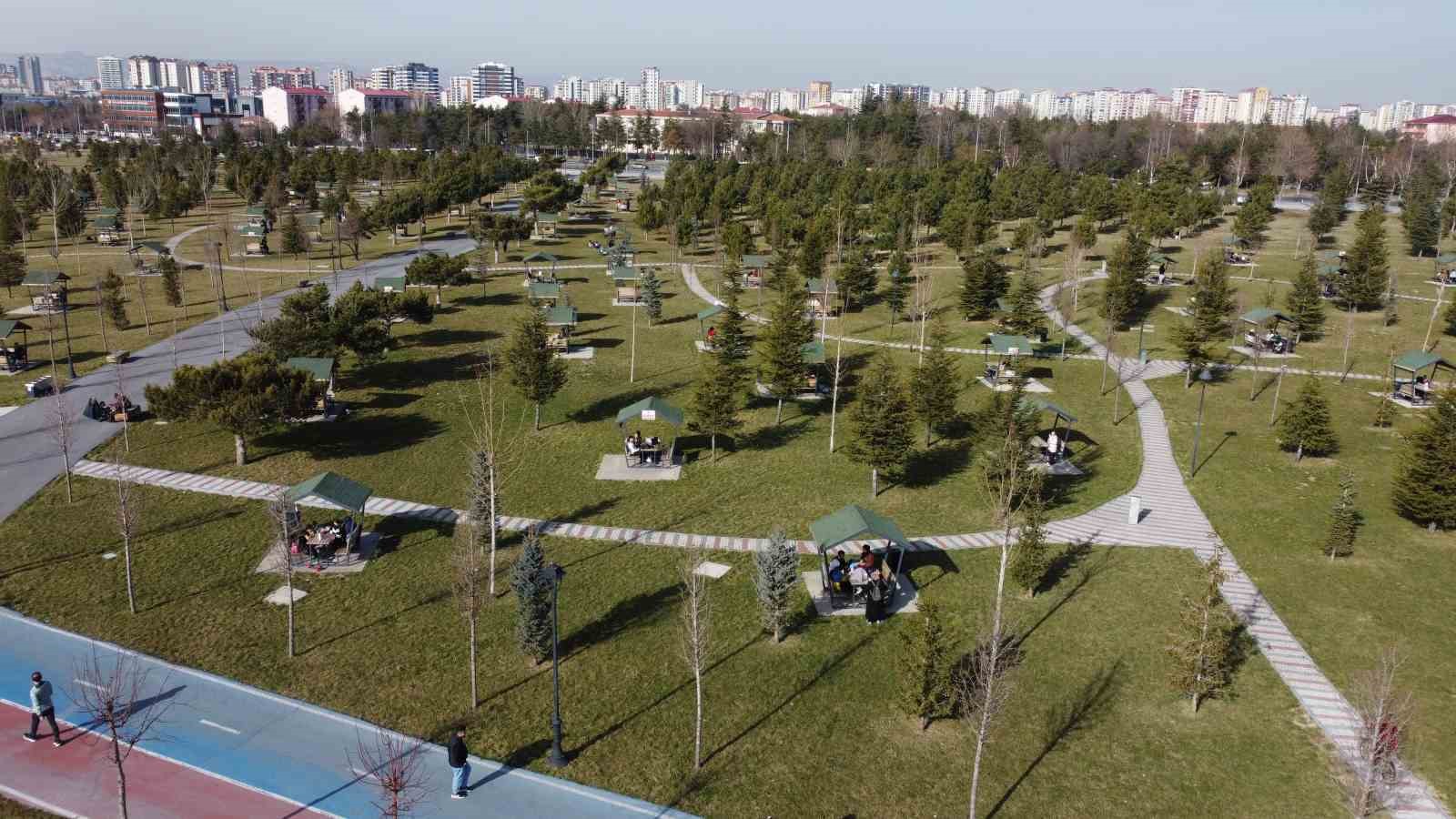 Büyükşehir’in vizyon projesi Millet Bahçesi, Kayserililerin buluşma noktası oldu
