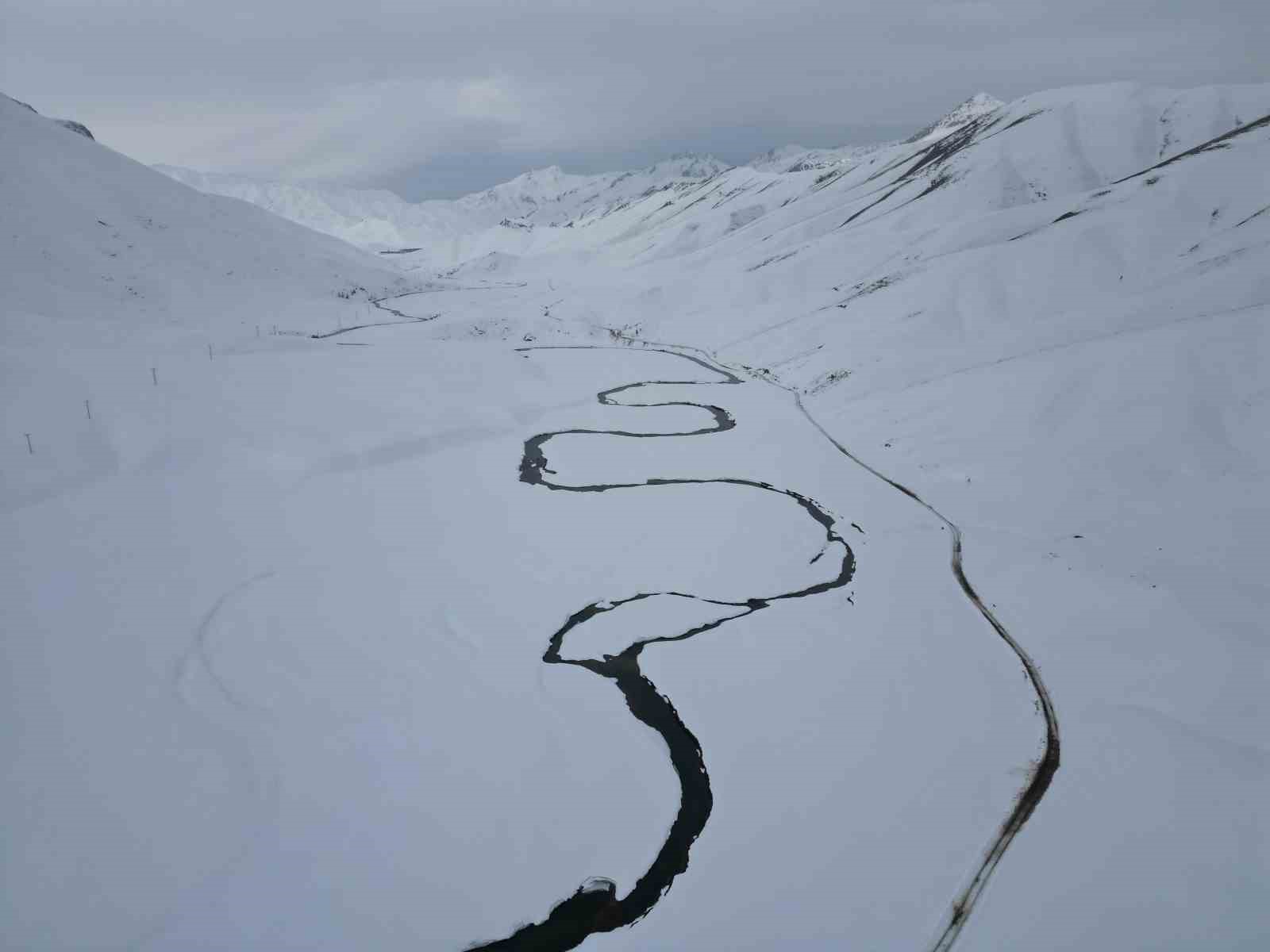 Buz tutan menderesler çözüldü
