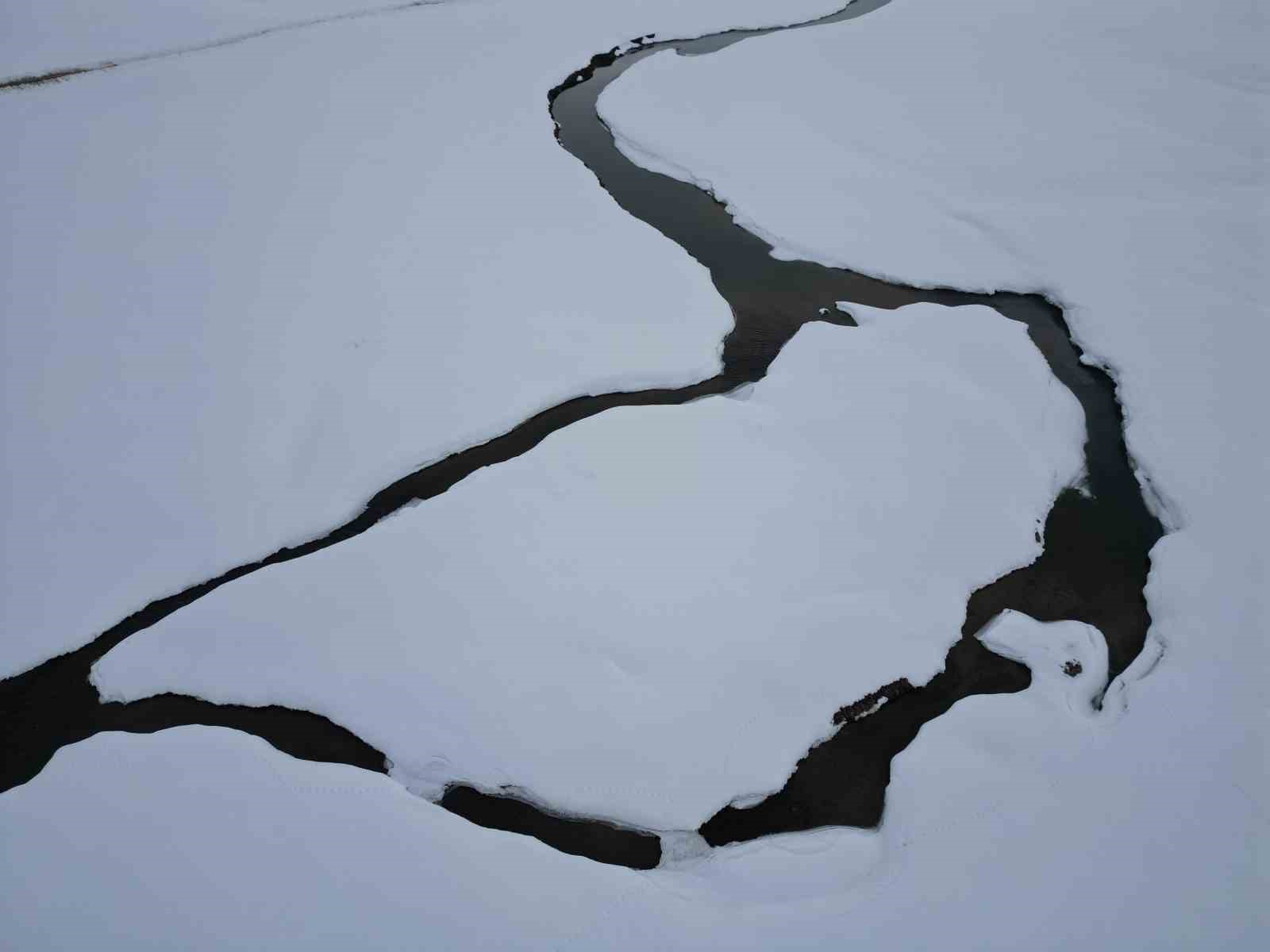 Buz tutan menderesler çözüldü
