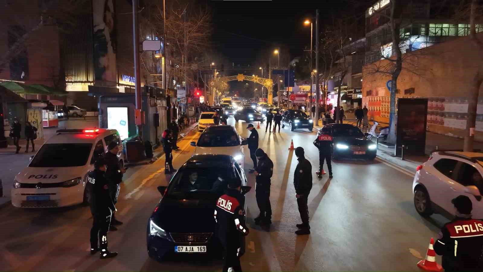 Caddebostan’da trafik magandalarına 259 bin lira ceza
