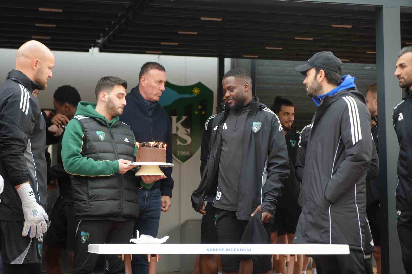 Cafumana Show’a doğum günü sürprizi
