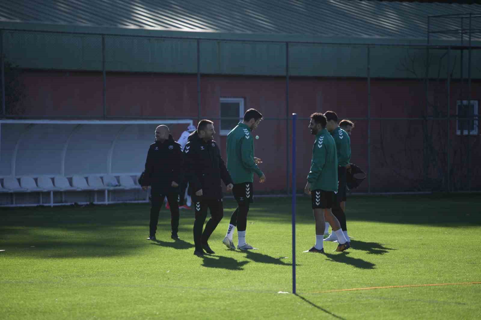 Çağdaş Atan: "Güçlü bir Konyaspor izleyeceğimizi düşünüyorum"
