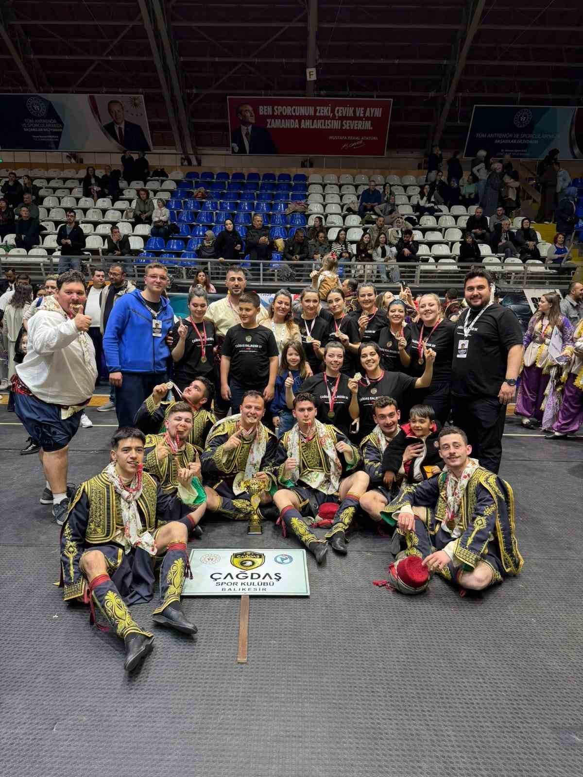Çağdaş Balıkesir Spor Kulübü Geleneksel Halk oyunları il birincisi oldu

