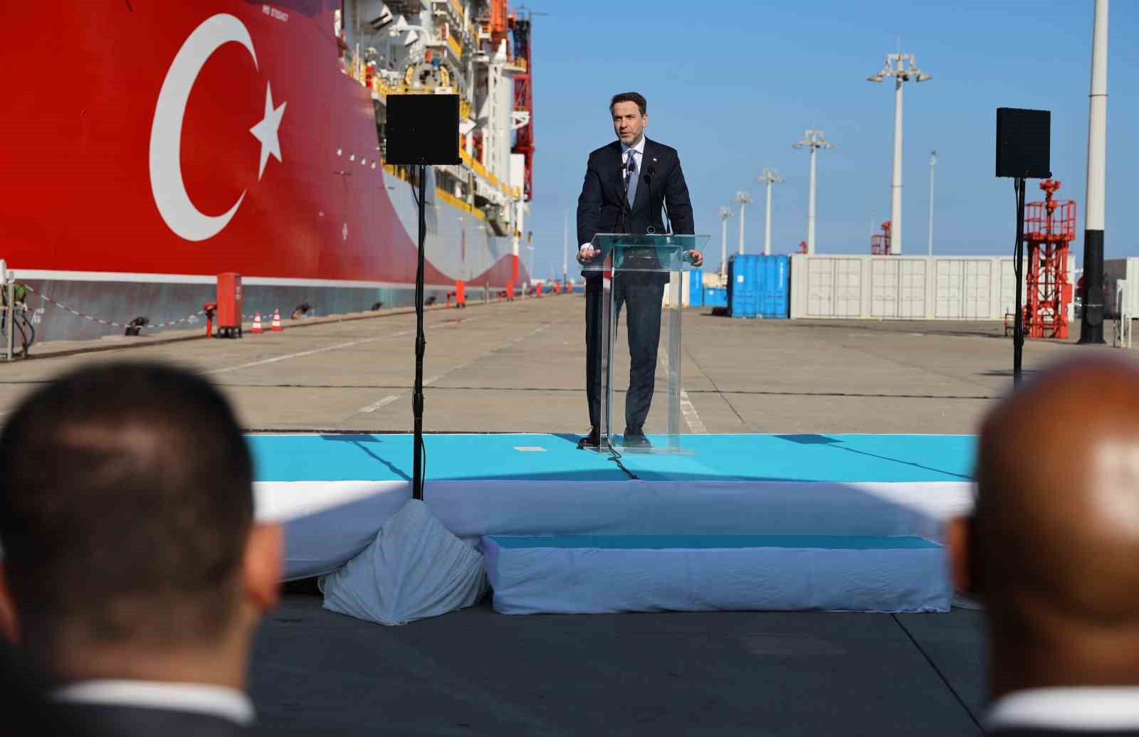 Çağrı Bey sondaj gemisi, Bakan Bayraktar’ın katıldığı törenle Somali’ye uğurlandı
