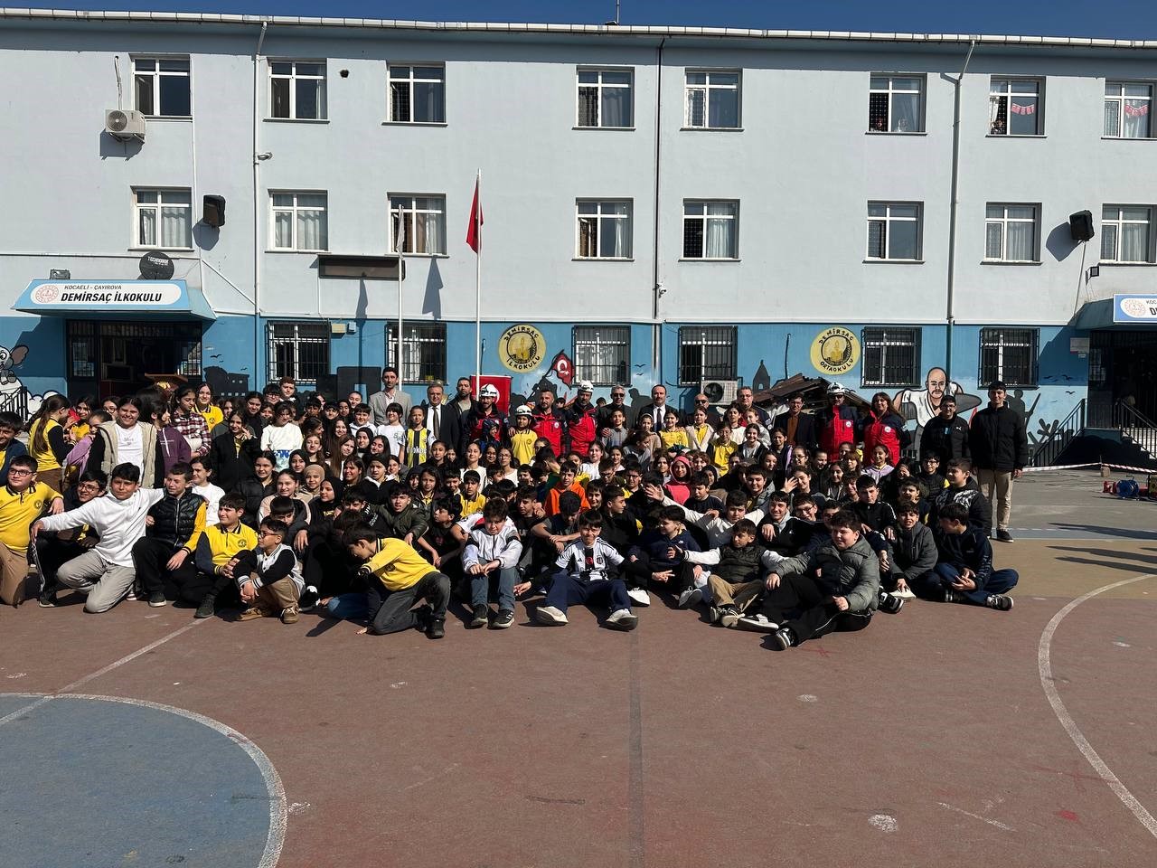 ÇAK-TİM ekiplerinden okullarda kurtarma tatbikatı
