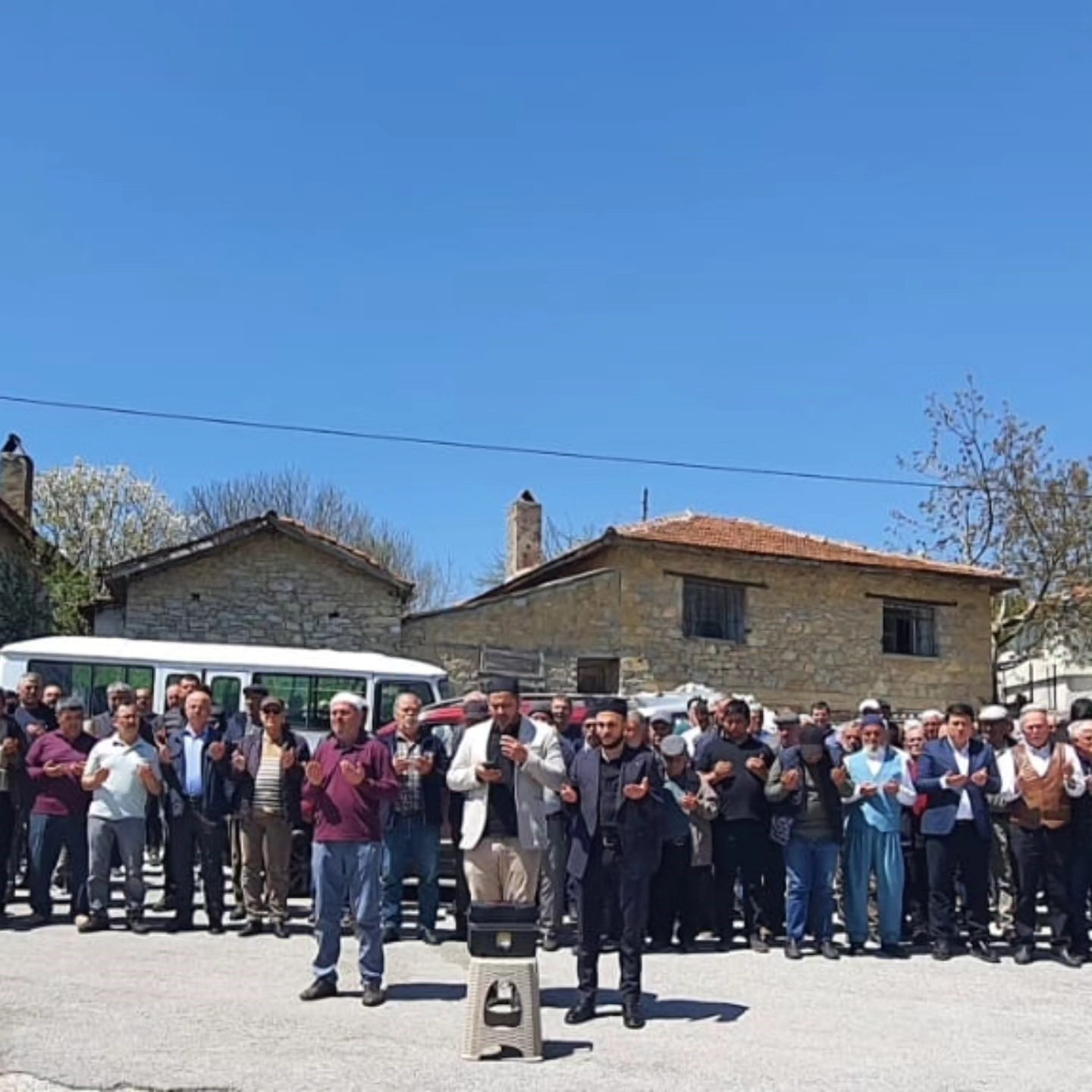 Çakallar köy hayrında eller yağmur için semaya kalktı
