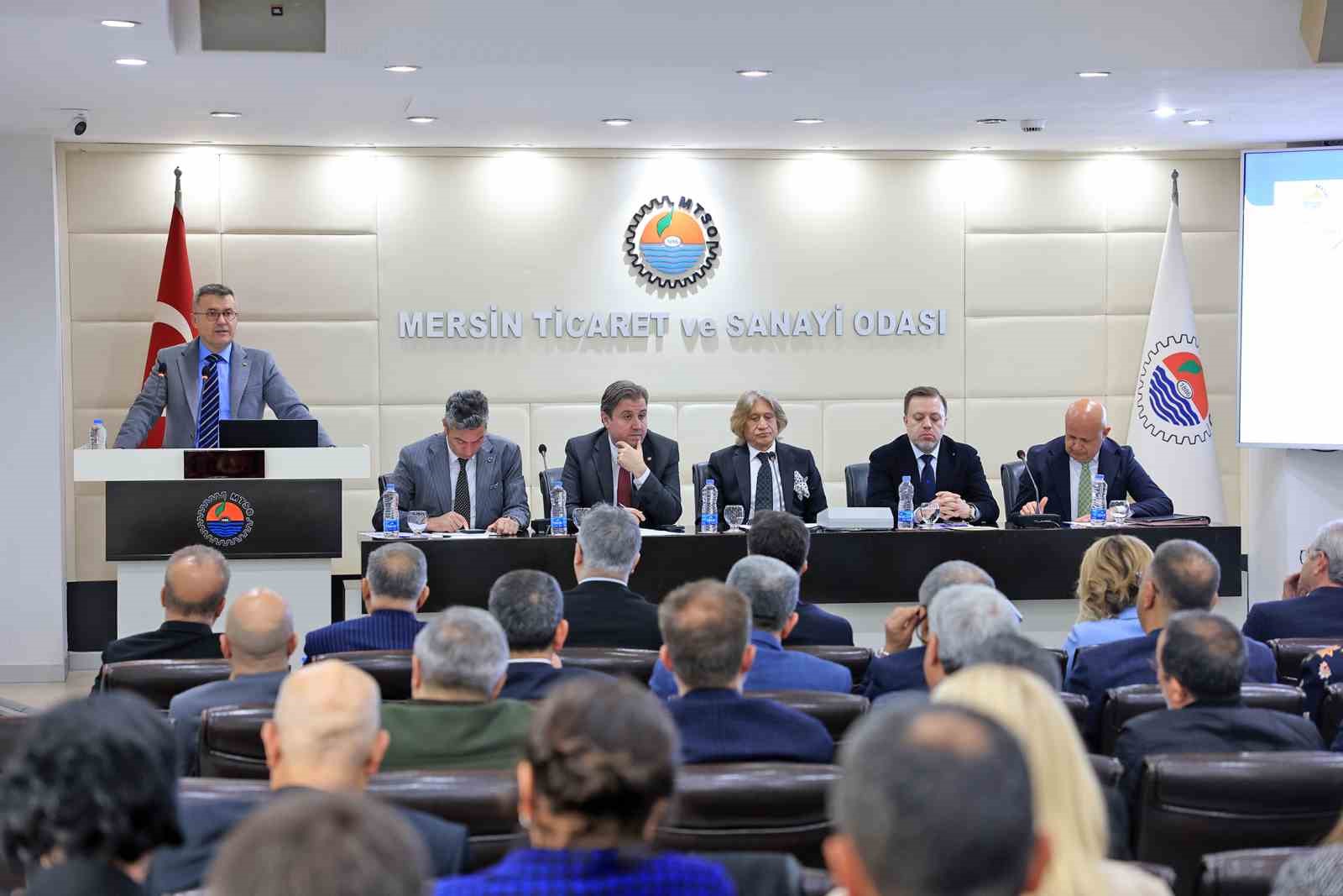 Çakır: "Yeni tedarik zincirinin merkezi Mersin olmalı"
Çakır: "Yeni tedarik zincirinin merkezi Mersin olmalı"