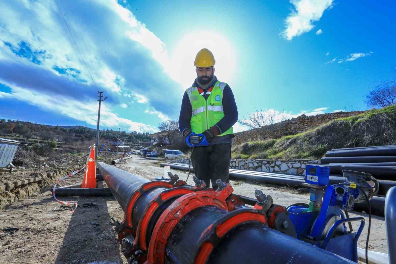 Çal’da ekonomik ömrünü tamamlayan hatlar bir bir yenileniyor
