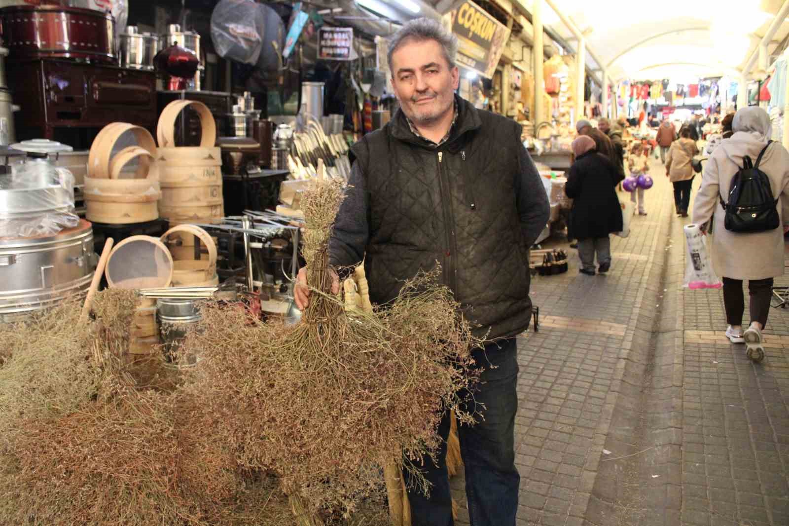 Çalı süpürgesi teknolojiye direniyor
Çalı süpürgesi teknolojiye direniyor