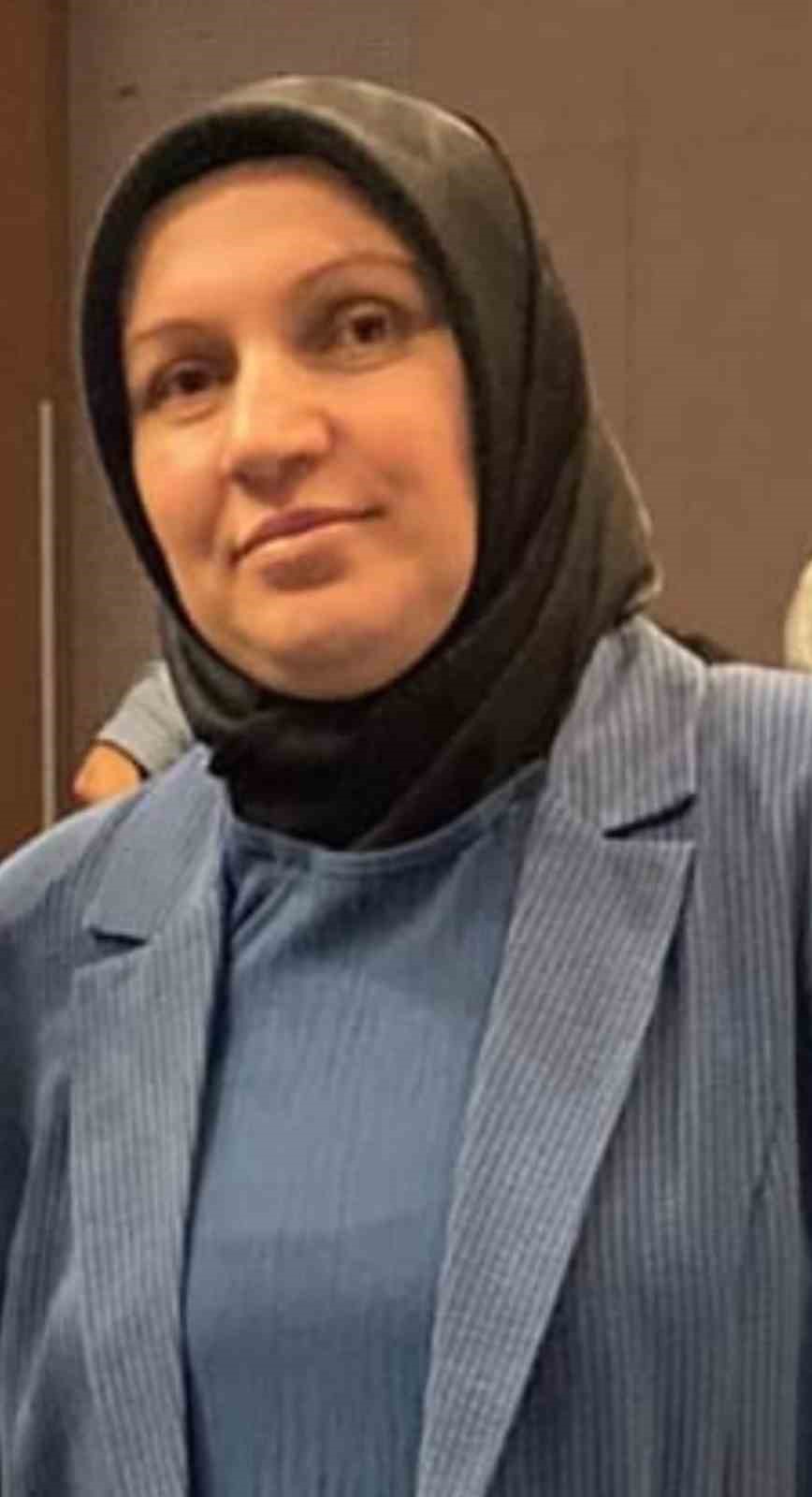 Cam silerken 3. kattan düşen öğretmen son yolculuğuna dualarla uğurlandı
Cam silerken 3. kattan düşen öğretmen son yolculuğuna dualarla uğurlandı