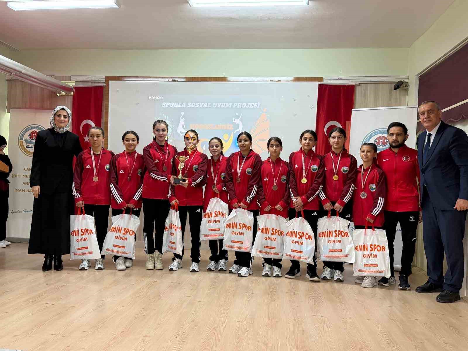 Çamardı’nda Sporla Sosyal Uyum Projesi’nde anlamlı buluşma
